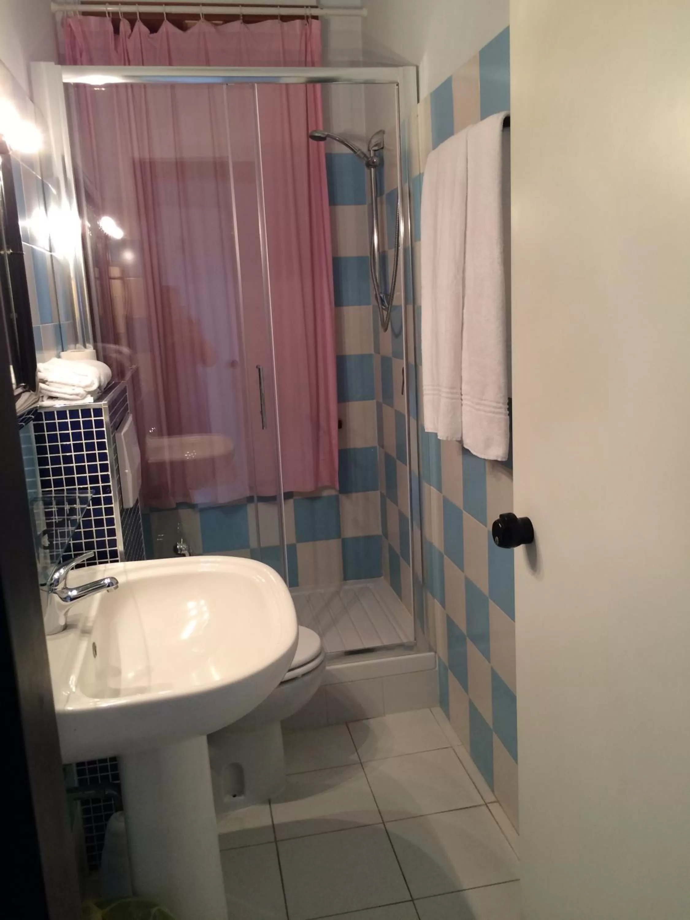 Bathroom in Hotel Letizia