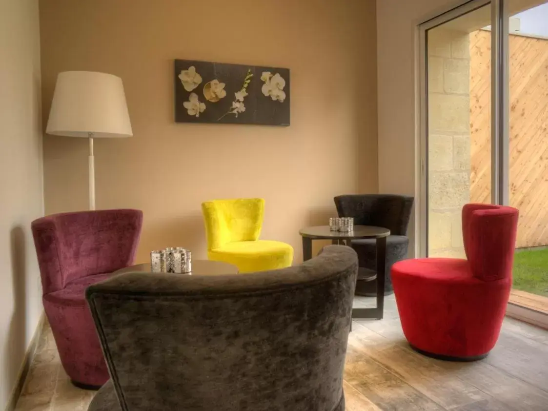 Living room, Seating Area in Chateau La France