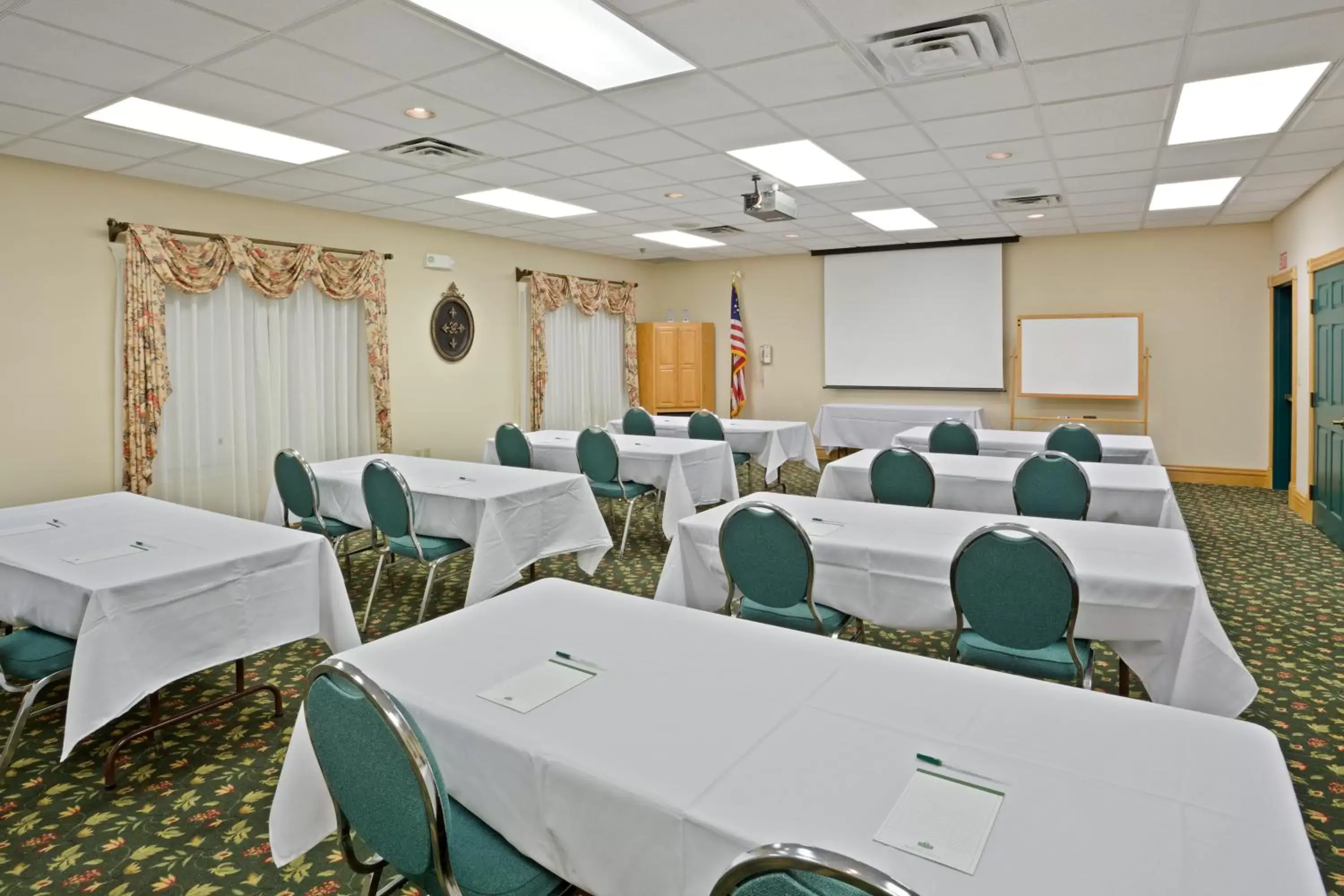 Meeting/conference room in Country Inn & Suites by Radisson, Salina, KS