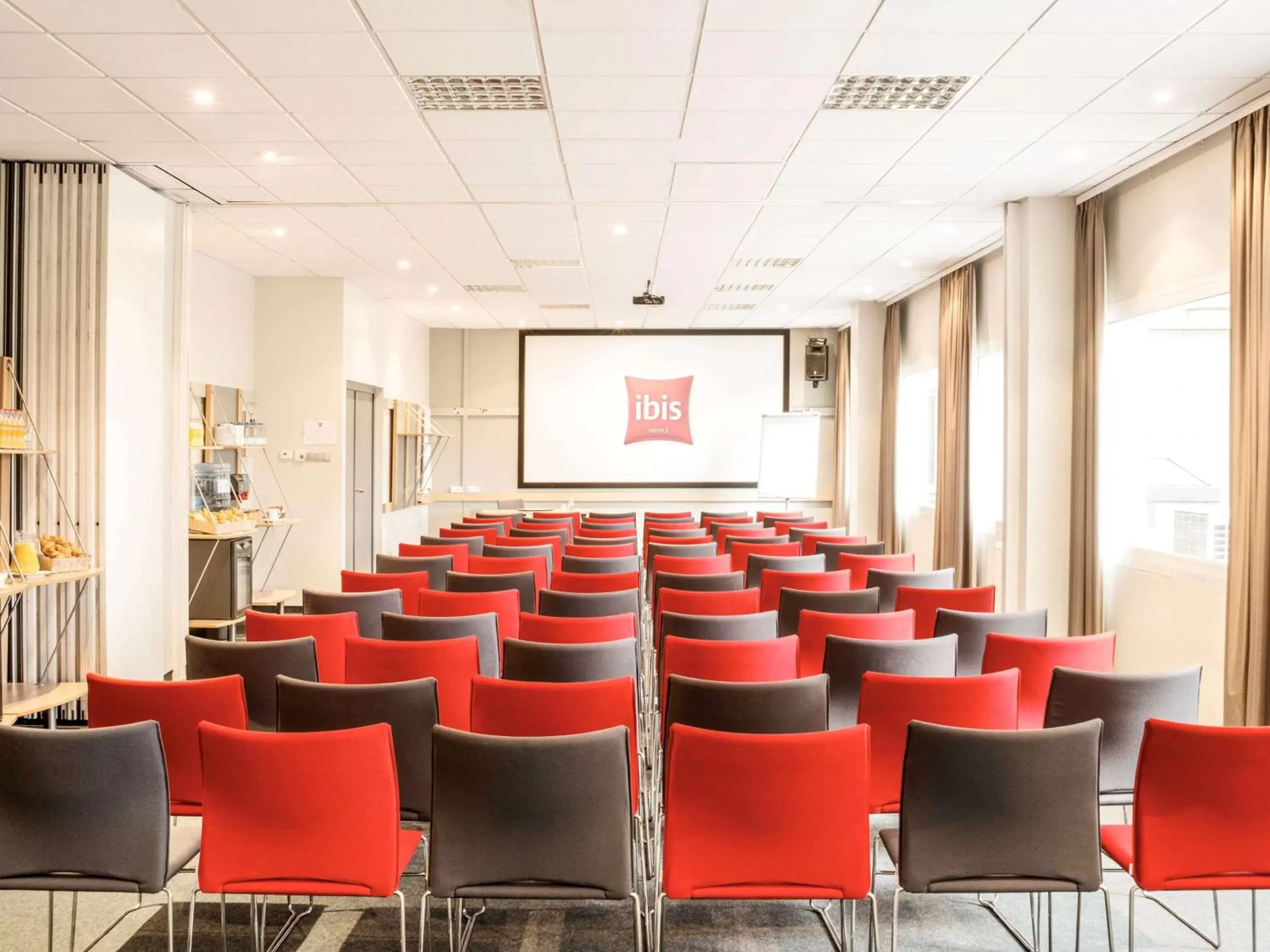 Meeting/conference room in Ibis Warszawa Stare Miasto