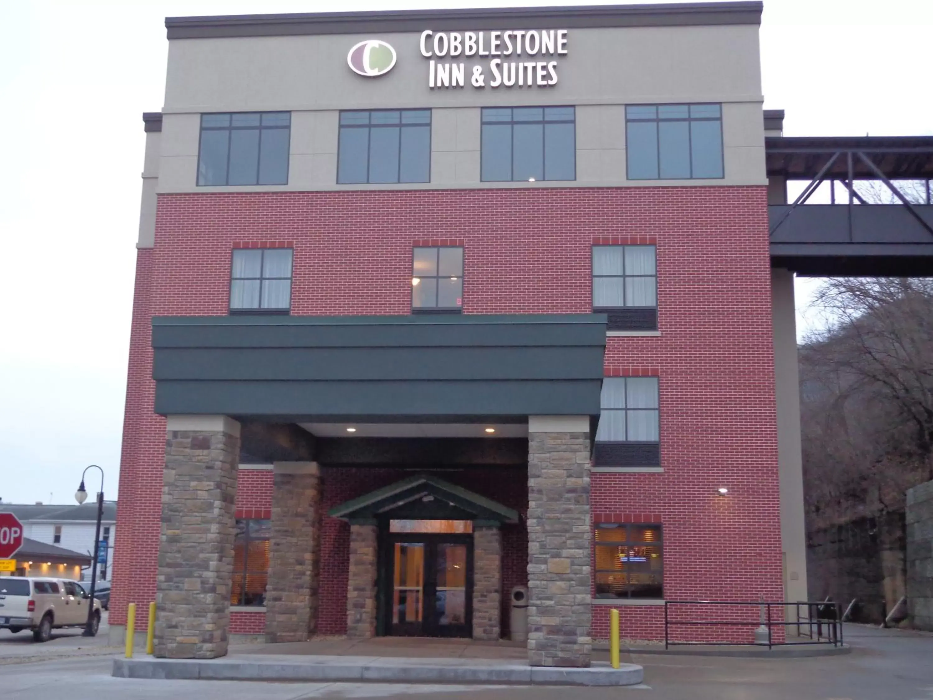 Facade/entrance in Cobblestone Inn & Suites - Marquette