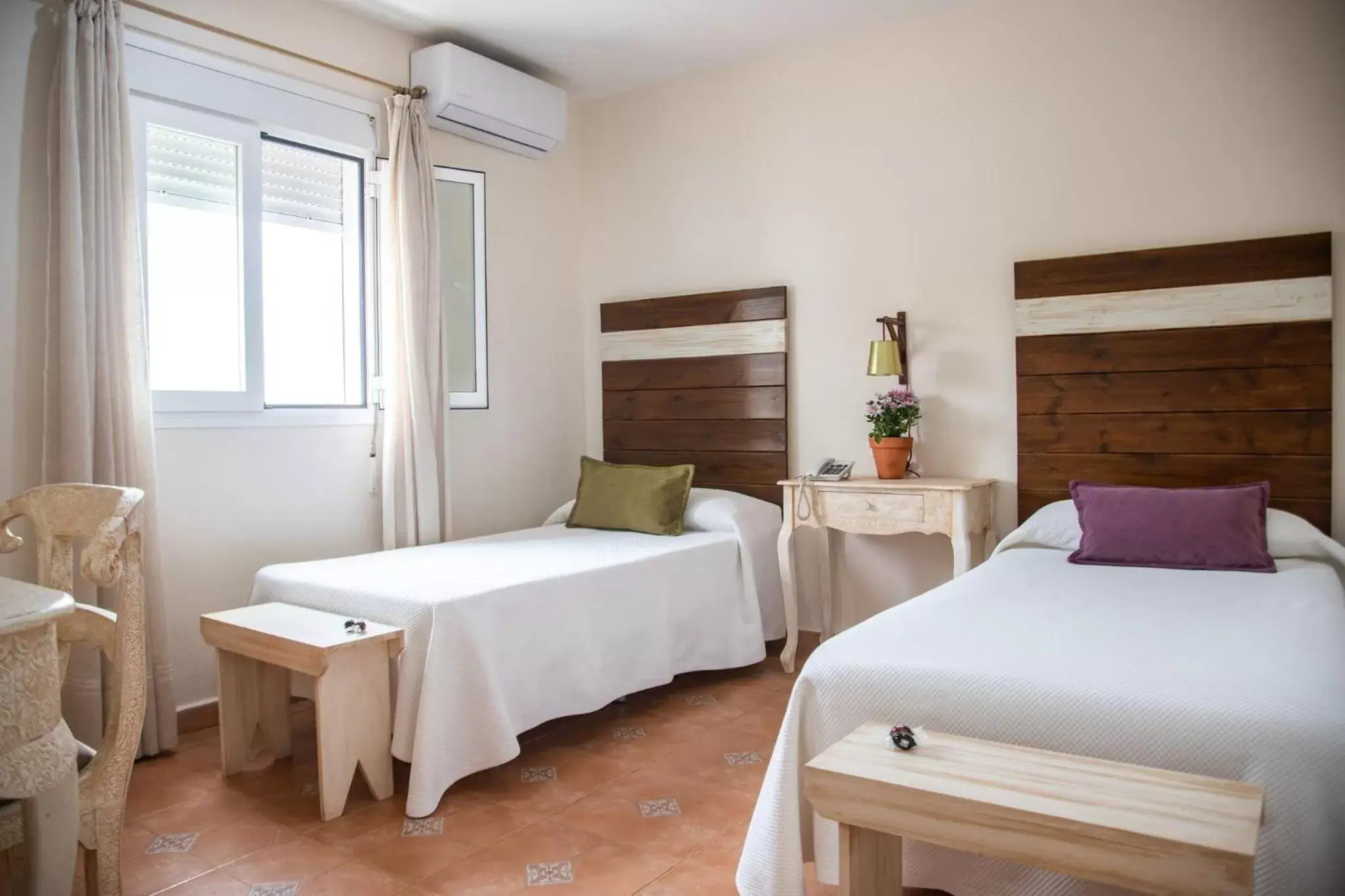 Photo of the whole room, Bed in Puerta de Algadir