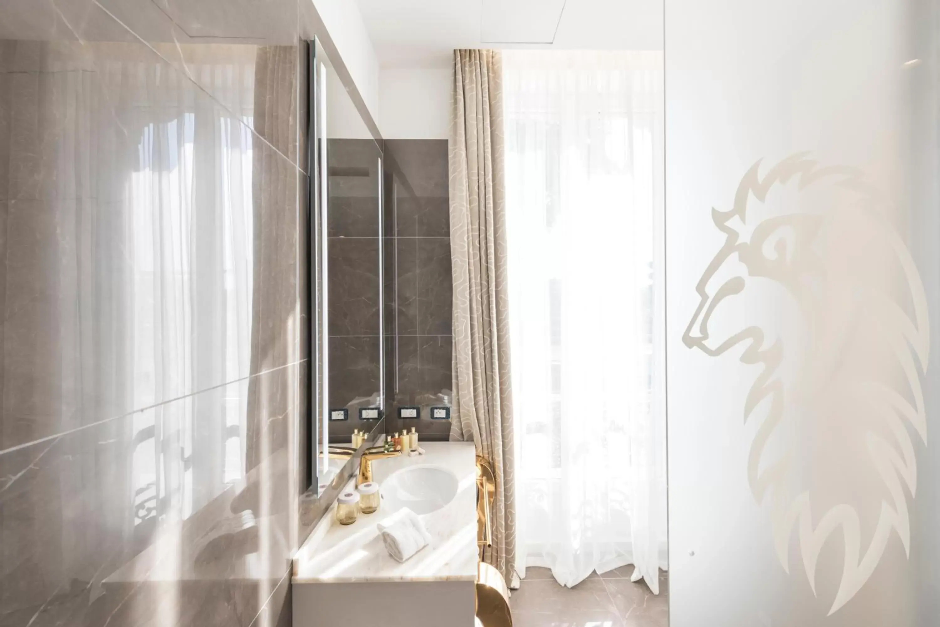 Shower, Bathroom in Boscolo Lyon Hotel & Spa