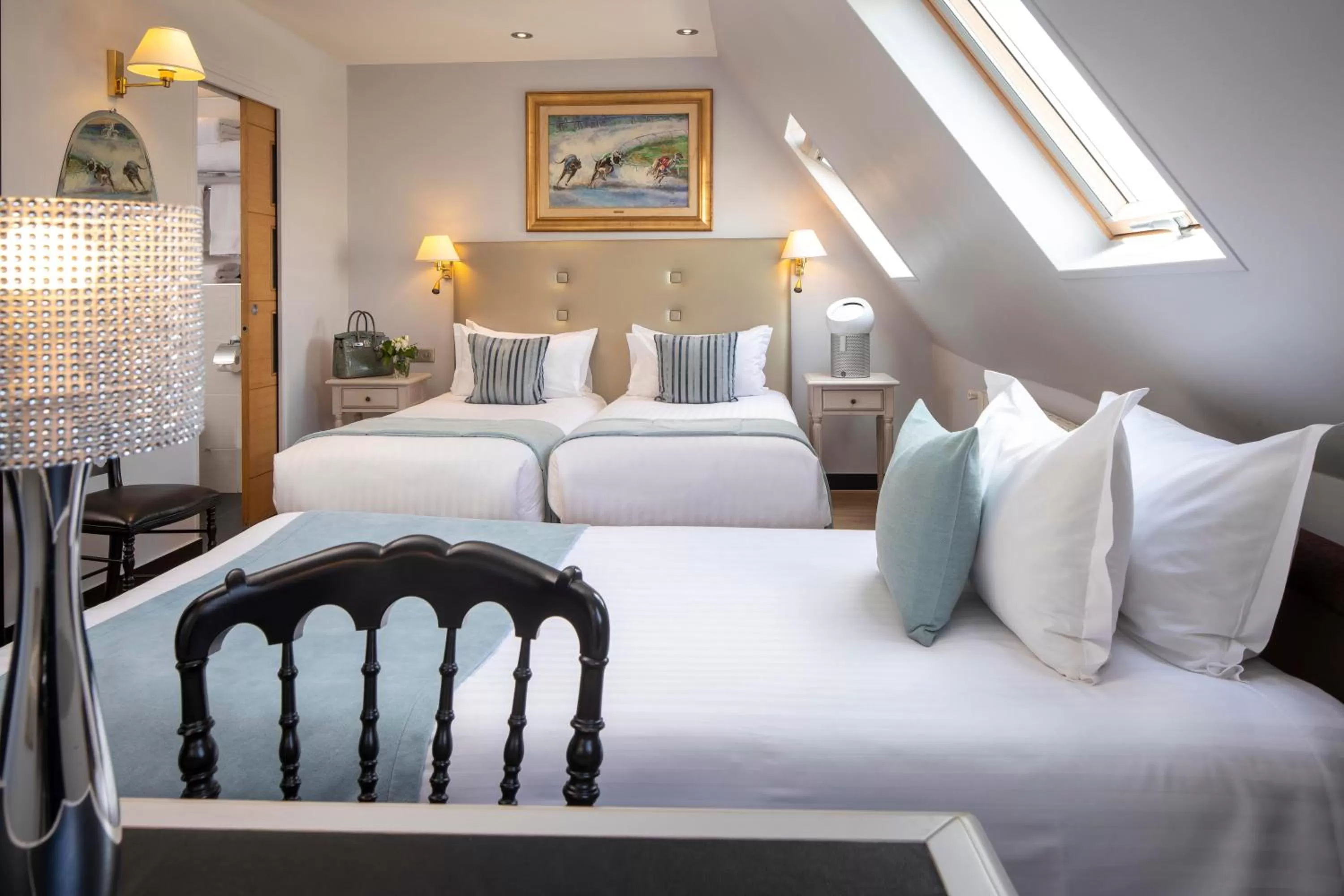 Bedroom, Bed in Hotel Plaza Elysées