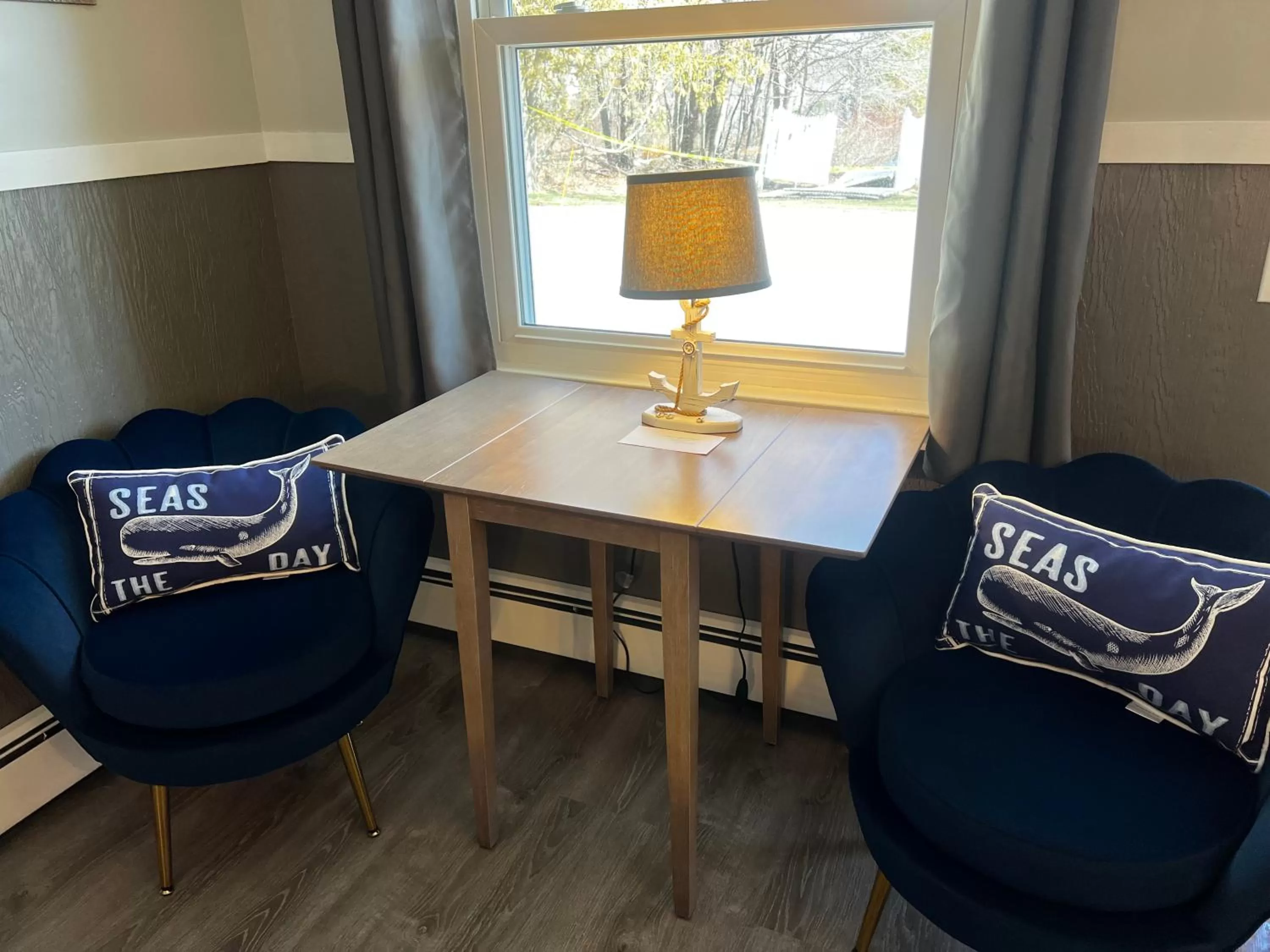 Seating area in Claddagh Motel & Suites