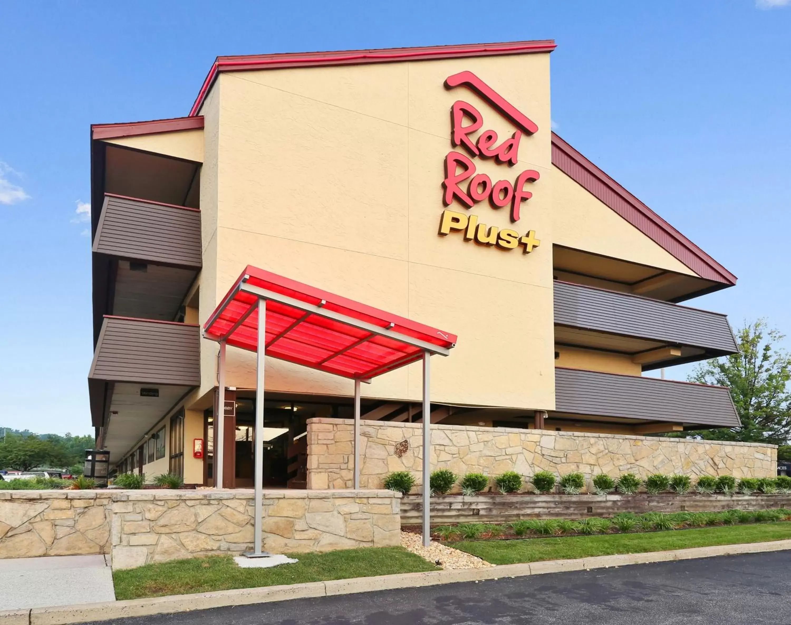 Property building in Red Roof Inn PLUS+ Baltimore North - Timonium Property building in Red Roof Inn PLUS+ Baltimore North - Timonium