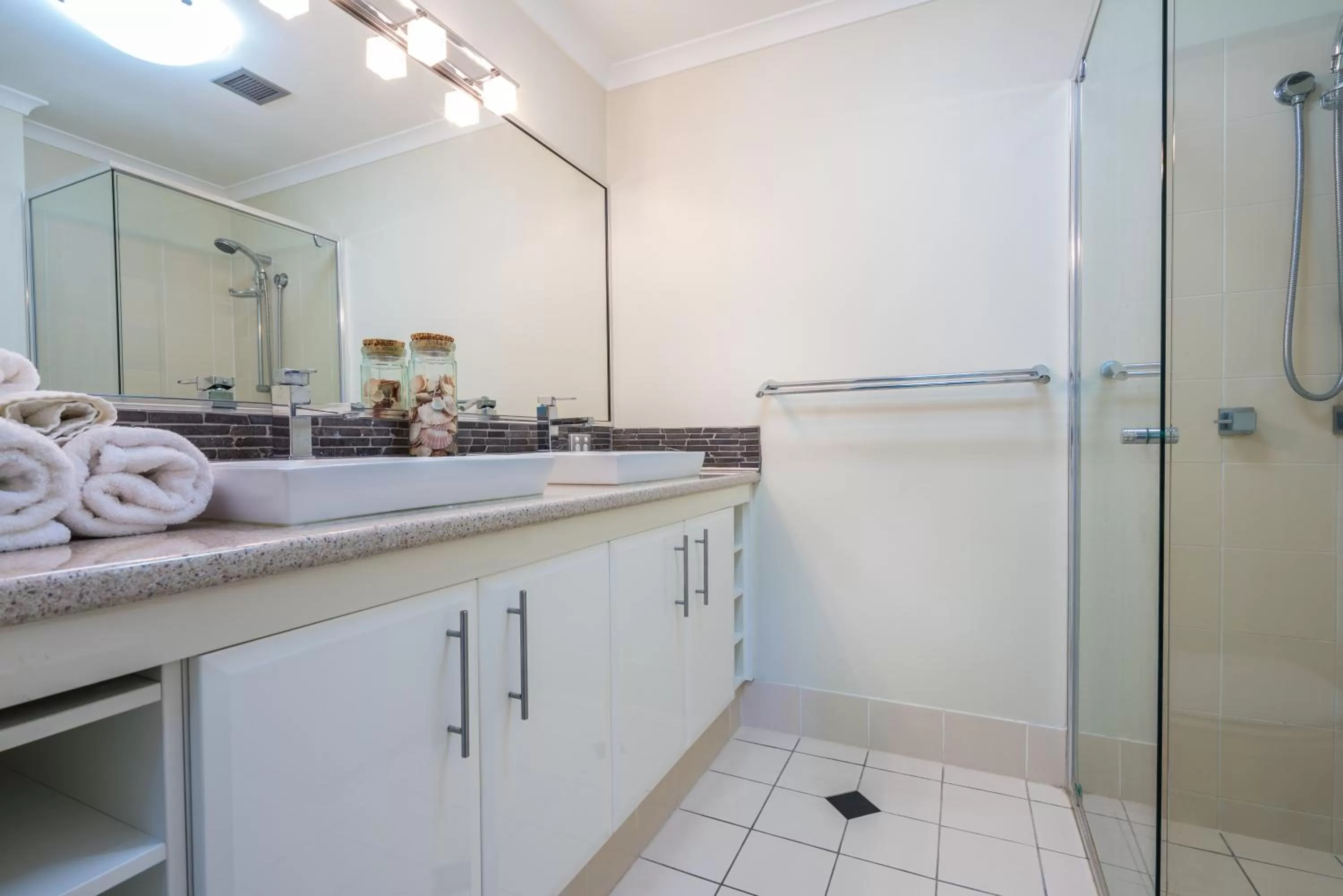 Bathroom in Currumbin Sands On The Beach