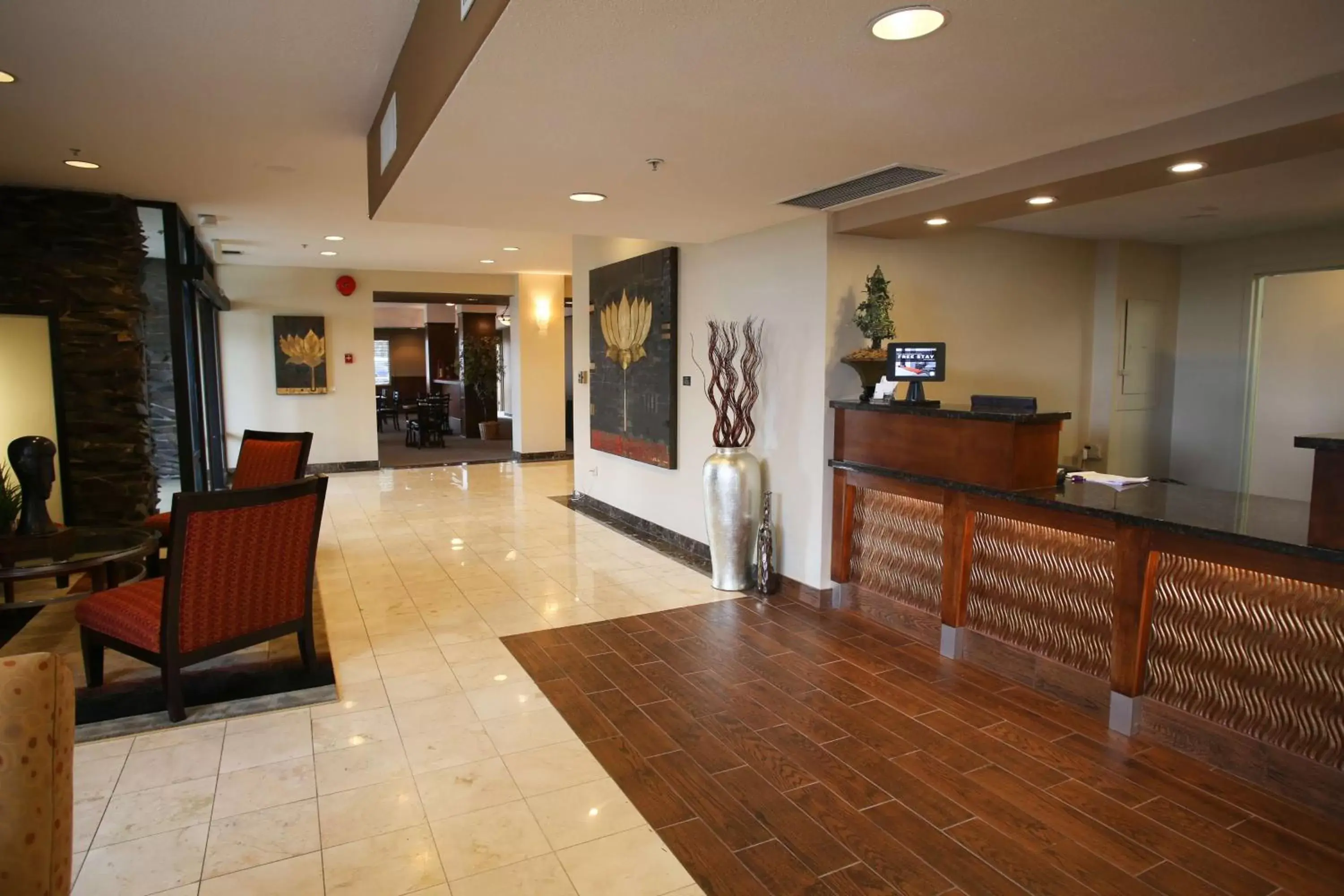 Lobby or reception in Red Lion Inn & Suites Olympia, Governor Hotel Lobby or reception in Red Lion Inn & Suites Olympia, Governor Hotel