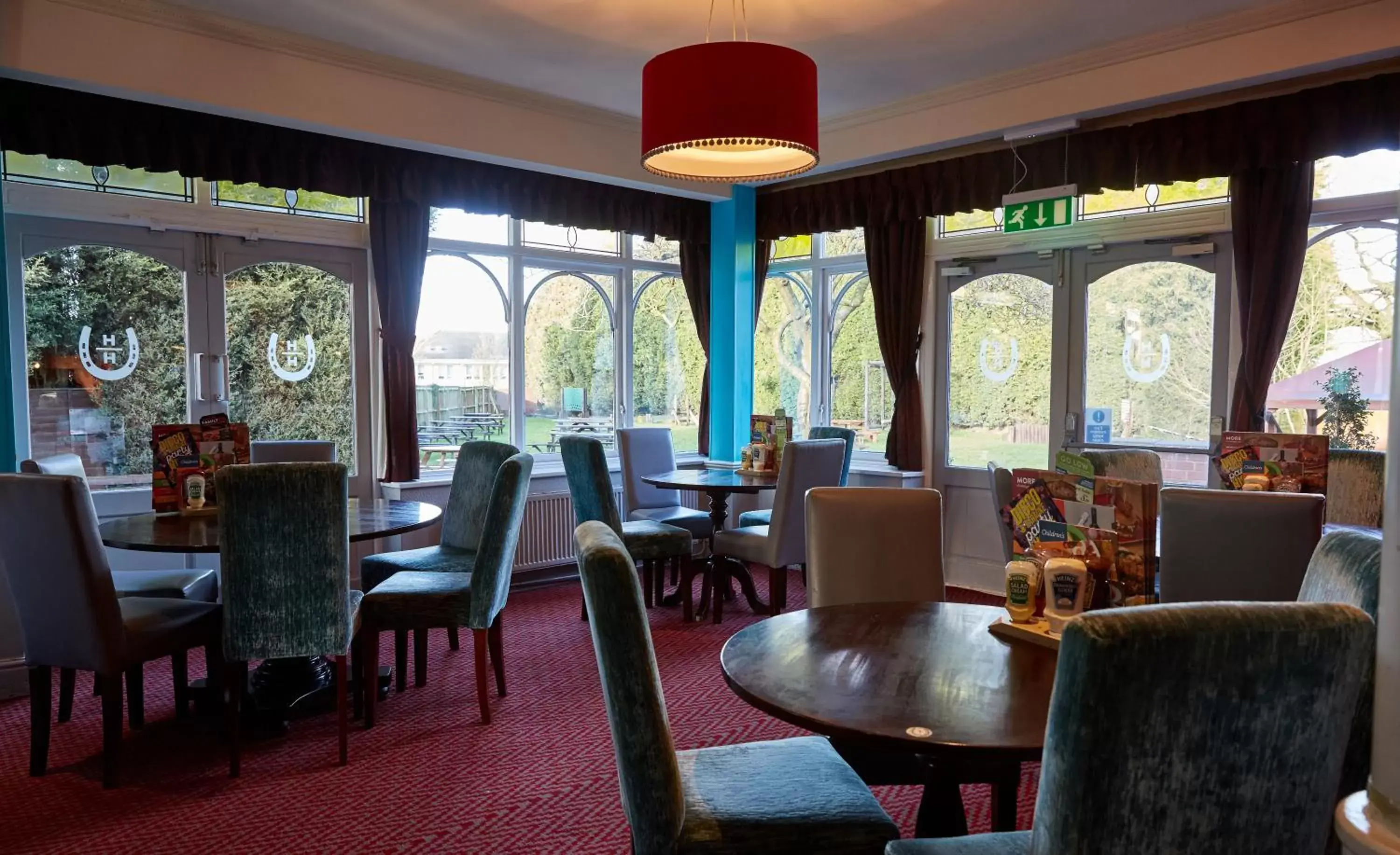 Restaurant/Places to Eat in Charnwood Arms