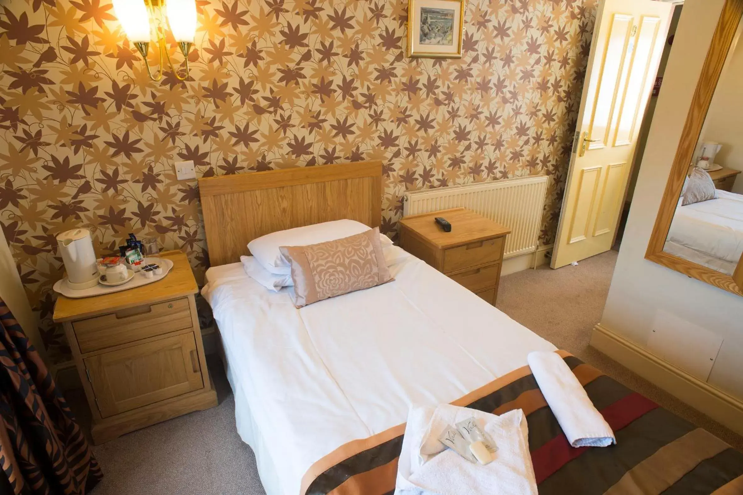 Single Room in Radstock Hotel near Bath