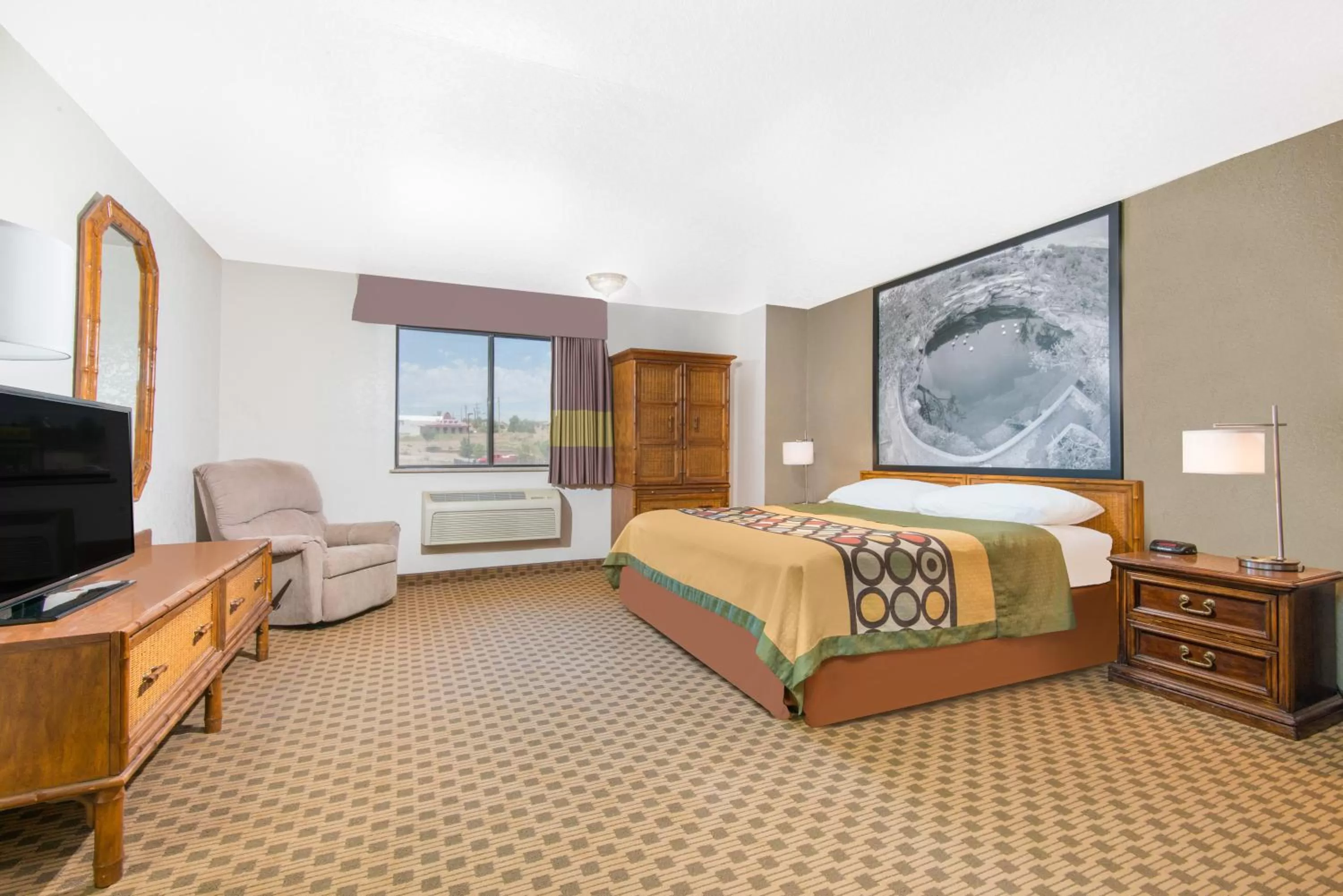 Photo of the whole room, Bed in Super 8 by Wyndham Santa Rosa