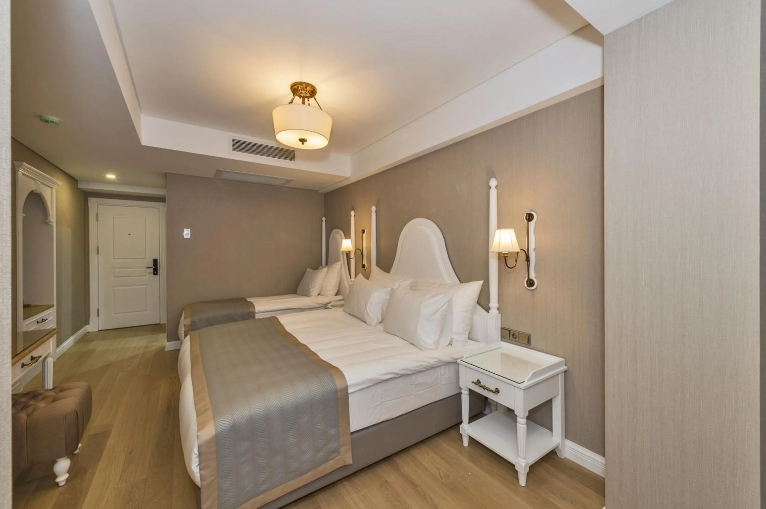 Photo of the whole room, Bed in Hanna Hotel