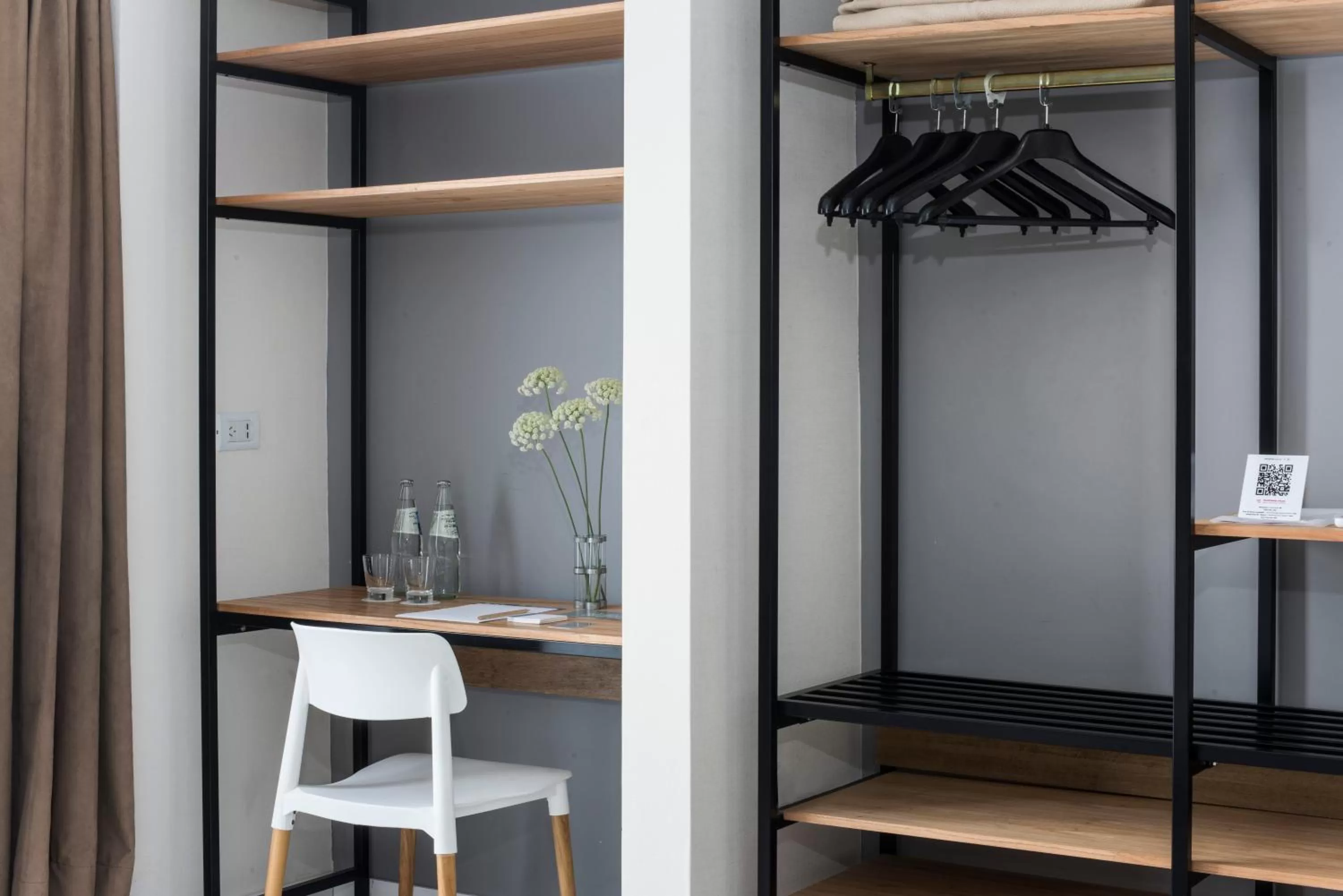 storage, Bathroom in Rochester Hotel M