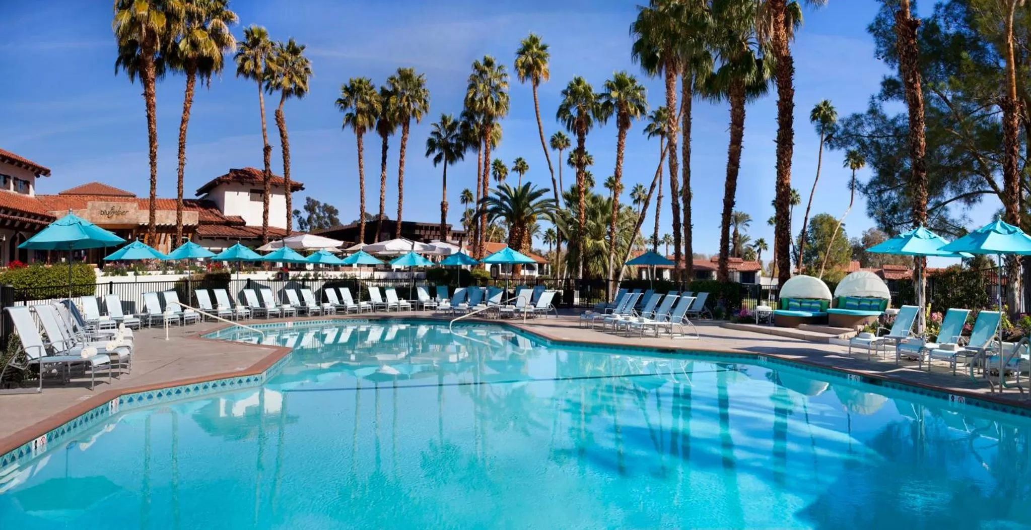 Swimming pool in Omni Rancho Las Palmas Resort & Spa
