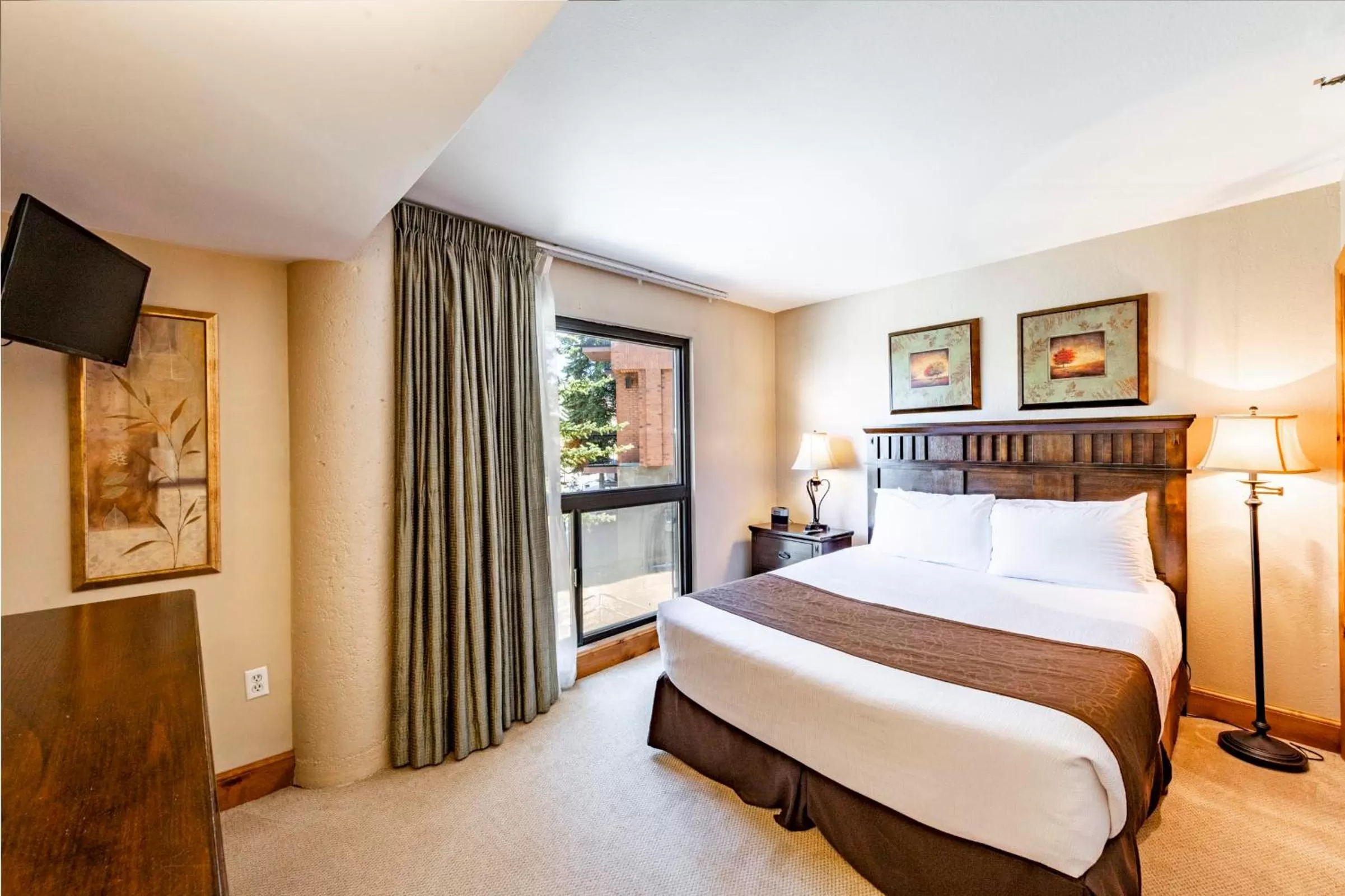 Bedroom, Bed in Silver King by All Seasons Resort Lodging