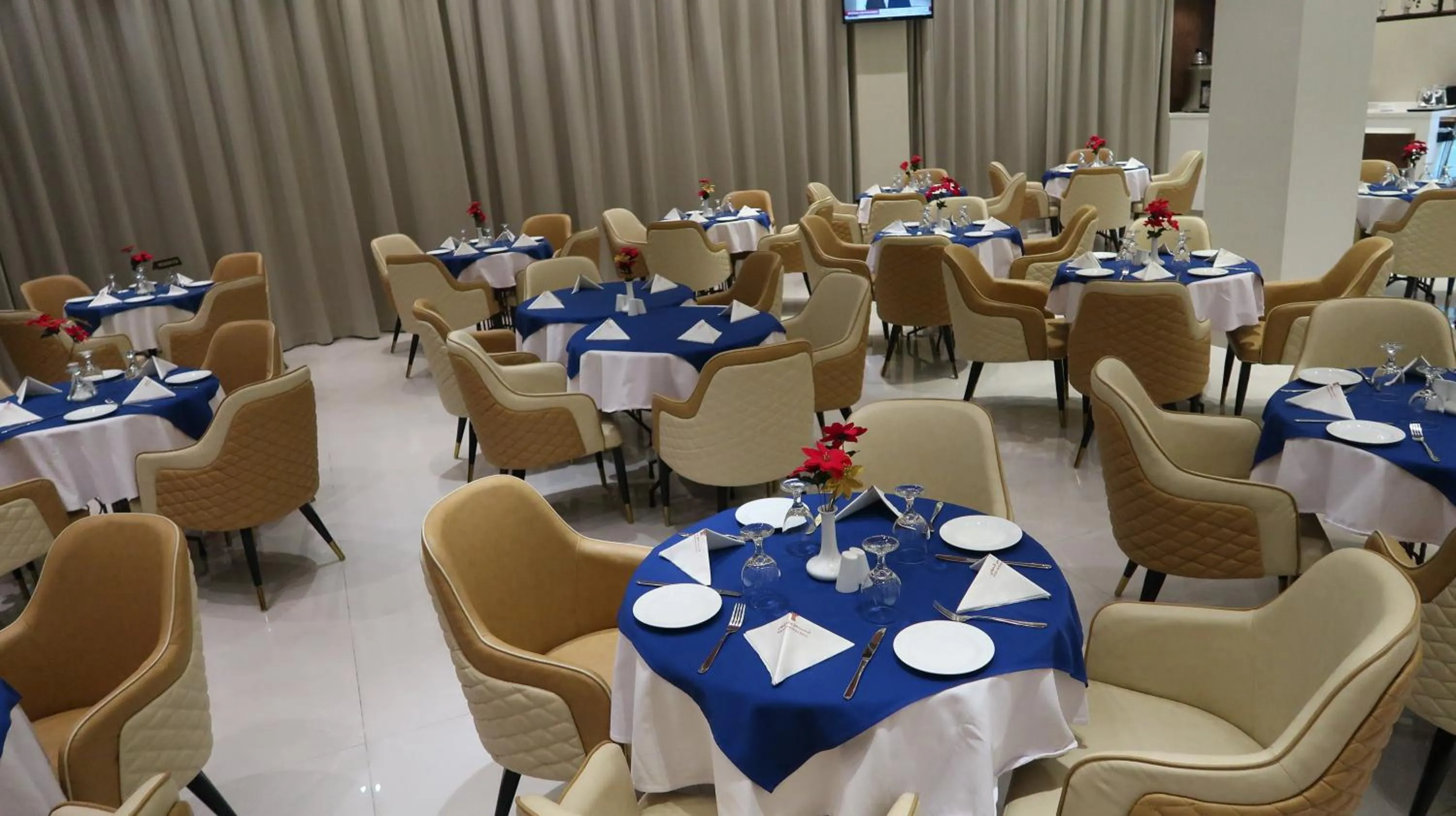 Restaurant/places to eat in Pars International Hotel