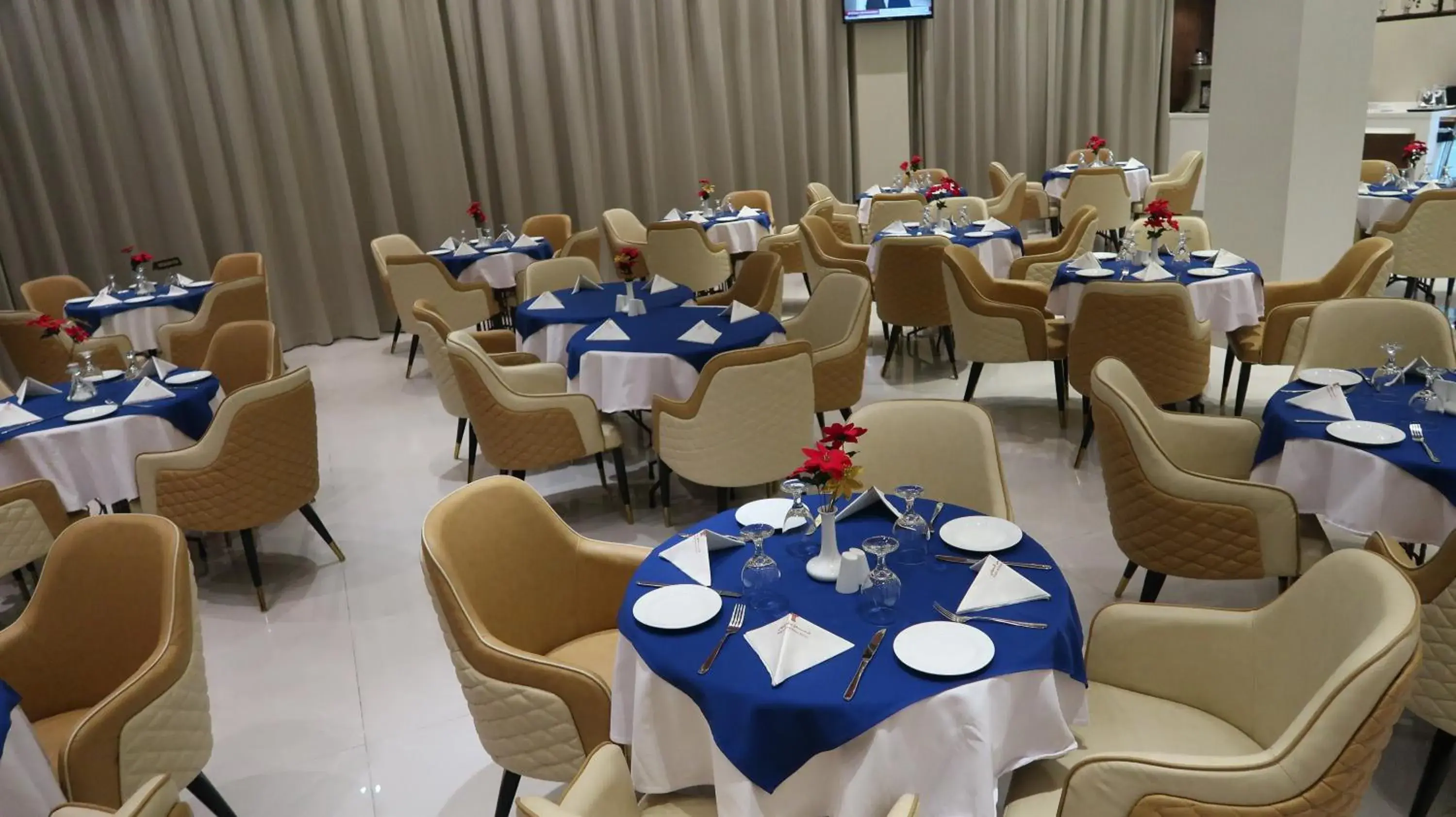 Restaurant/Places to Eat in Pars International Hotel