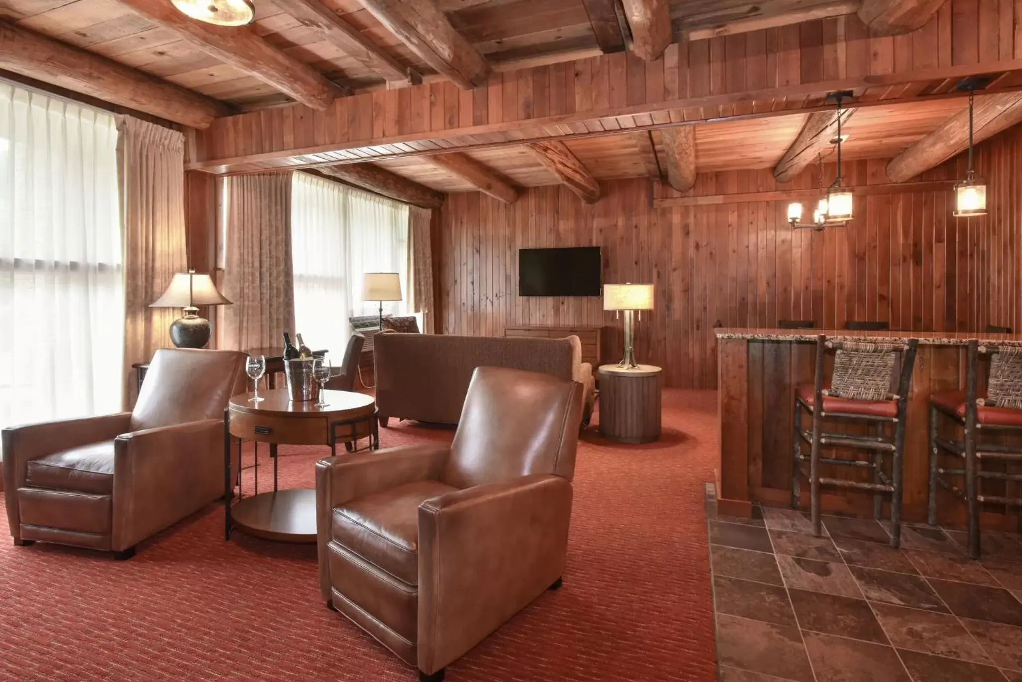 Photo of the whole room, Seating Area in Slopeside Hotel by Seven Springs Resort