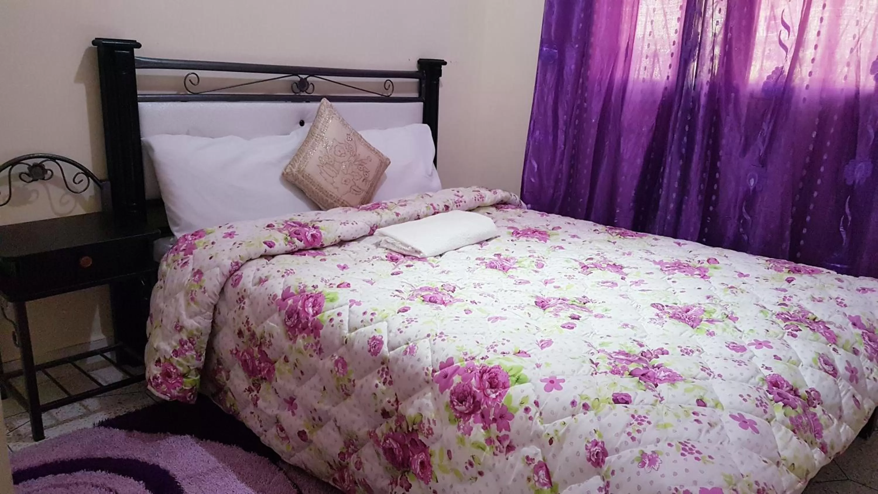 Bed in Hotel Nice 06