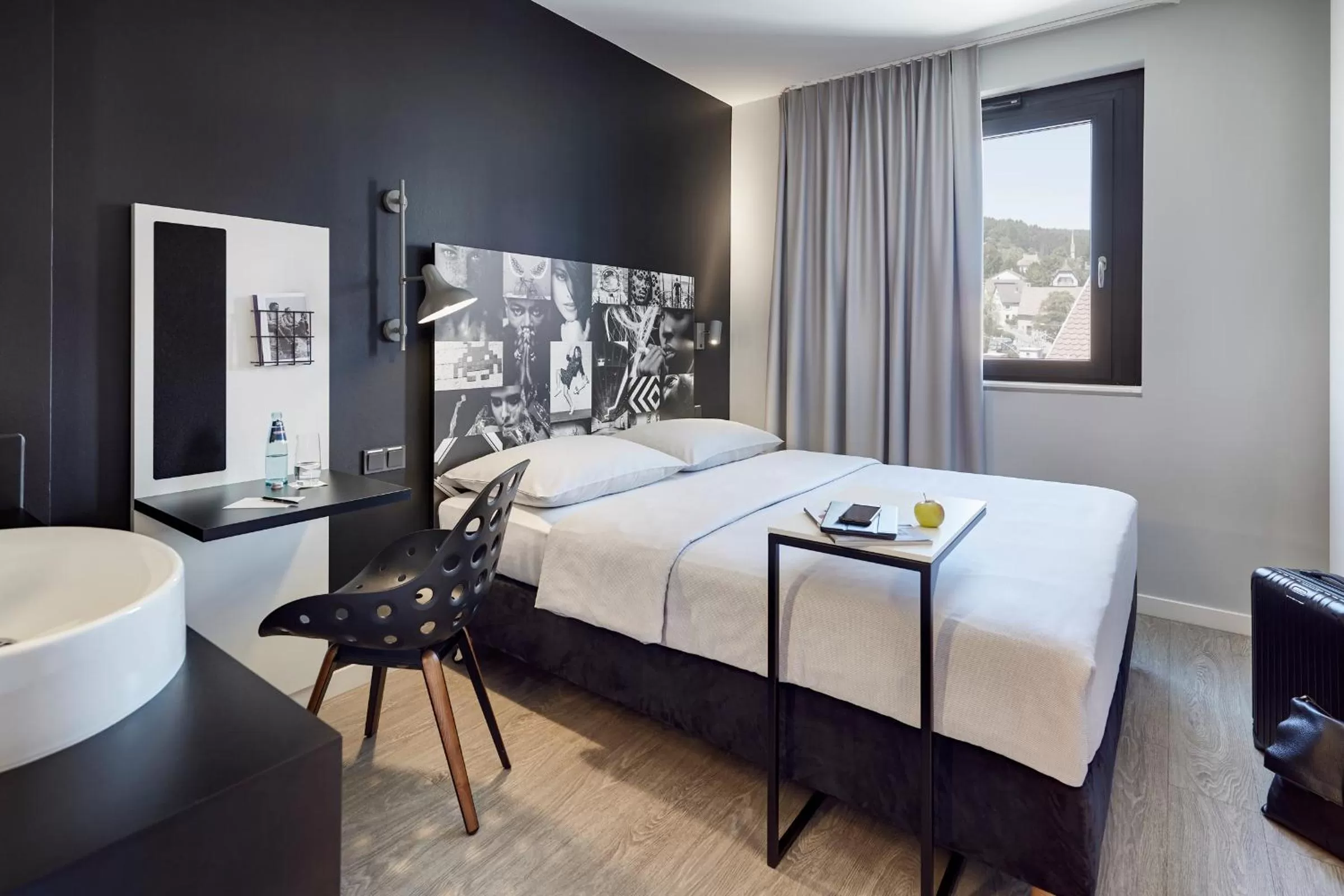 Photo of the whole room, Bed in LEGERE EXPRESS Tuttlingen