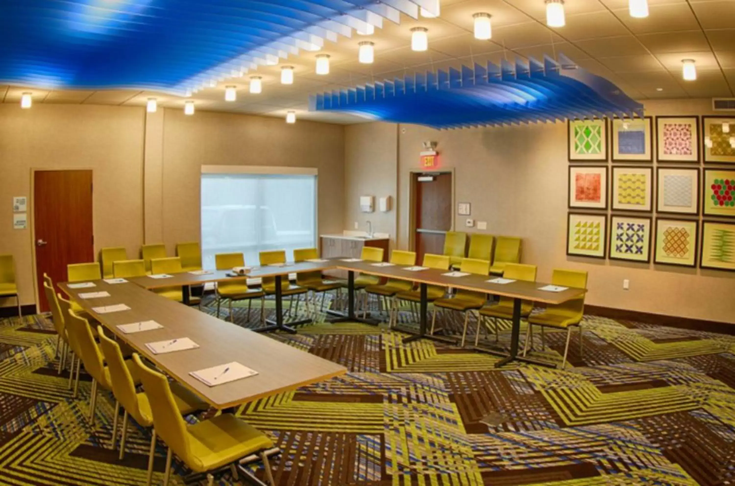 Meeting/conference room in Holiday Inn Express & Suites - Detroit North - Roseville, an IHG Hotel