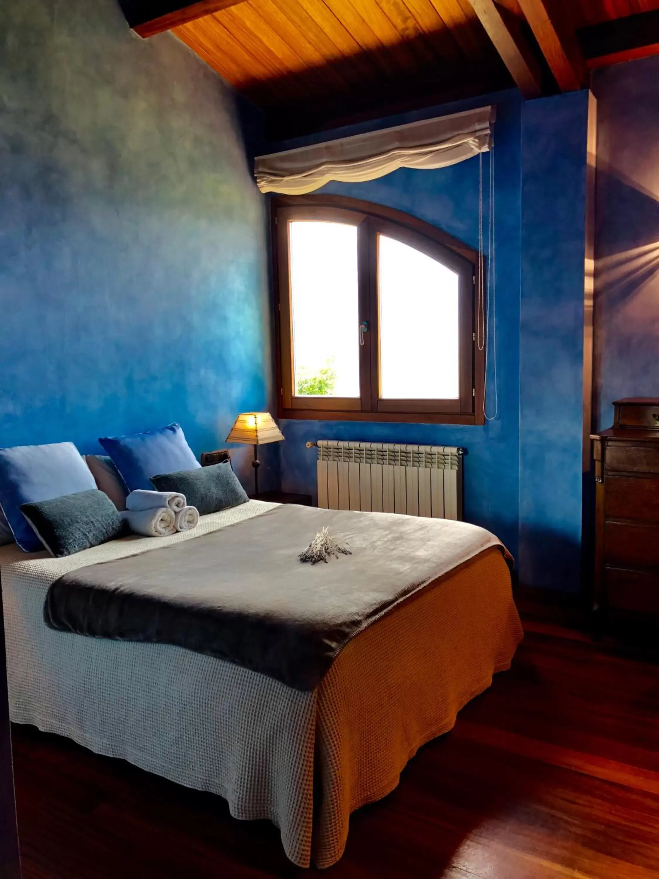 Photo of the whole room, Bed in Serrat del Vent - Adults only