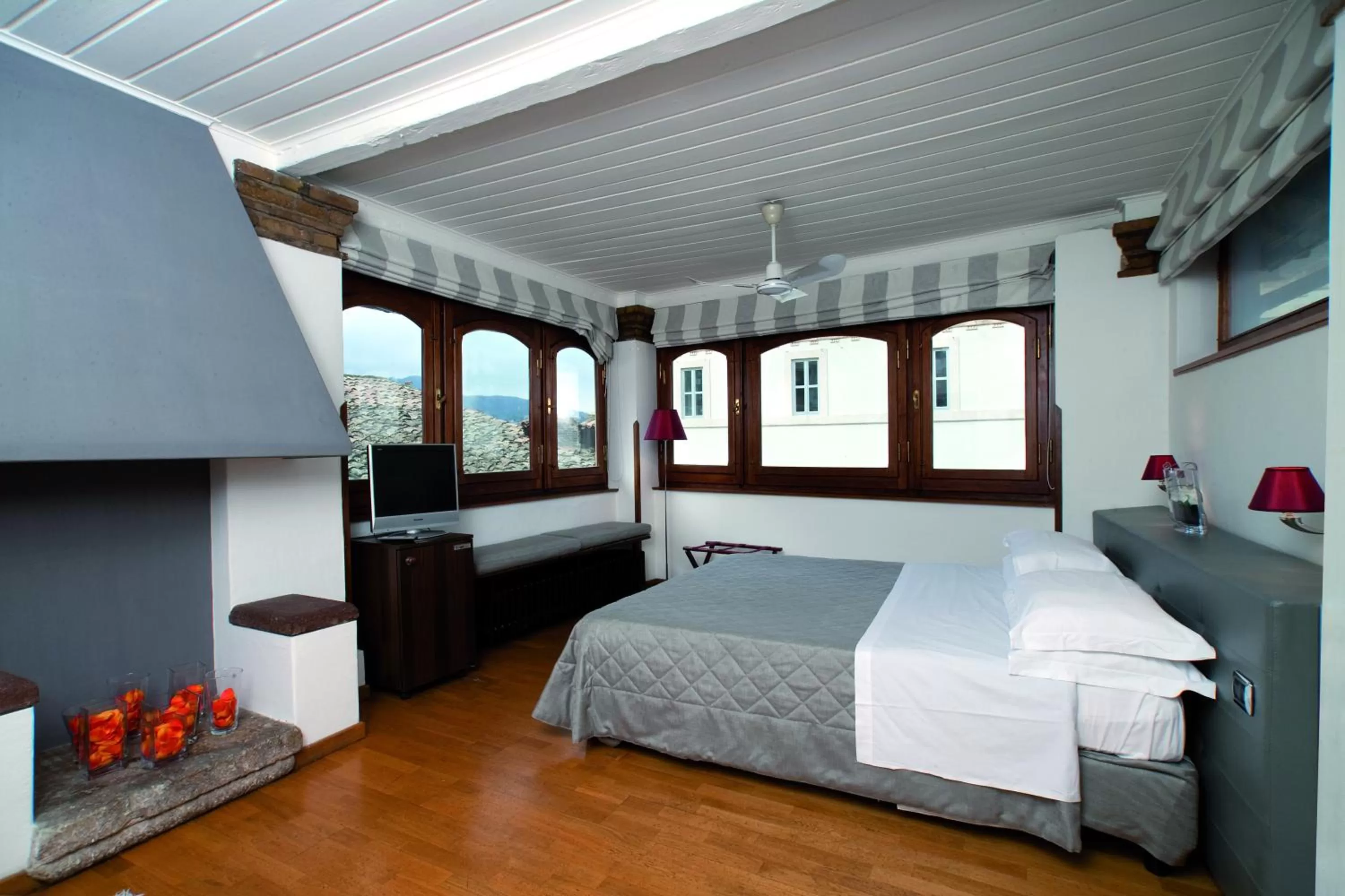 Photo of the whole room, Bed in Hotel Charleston