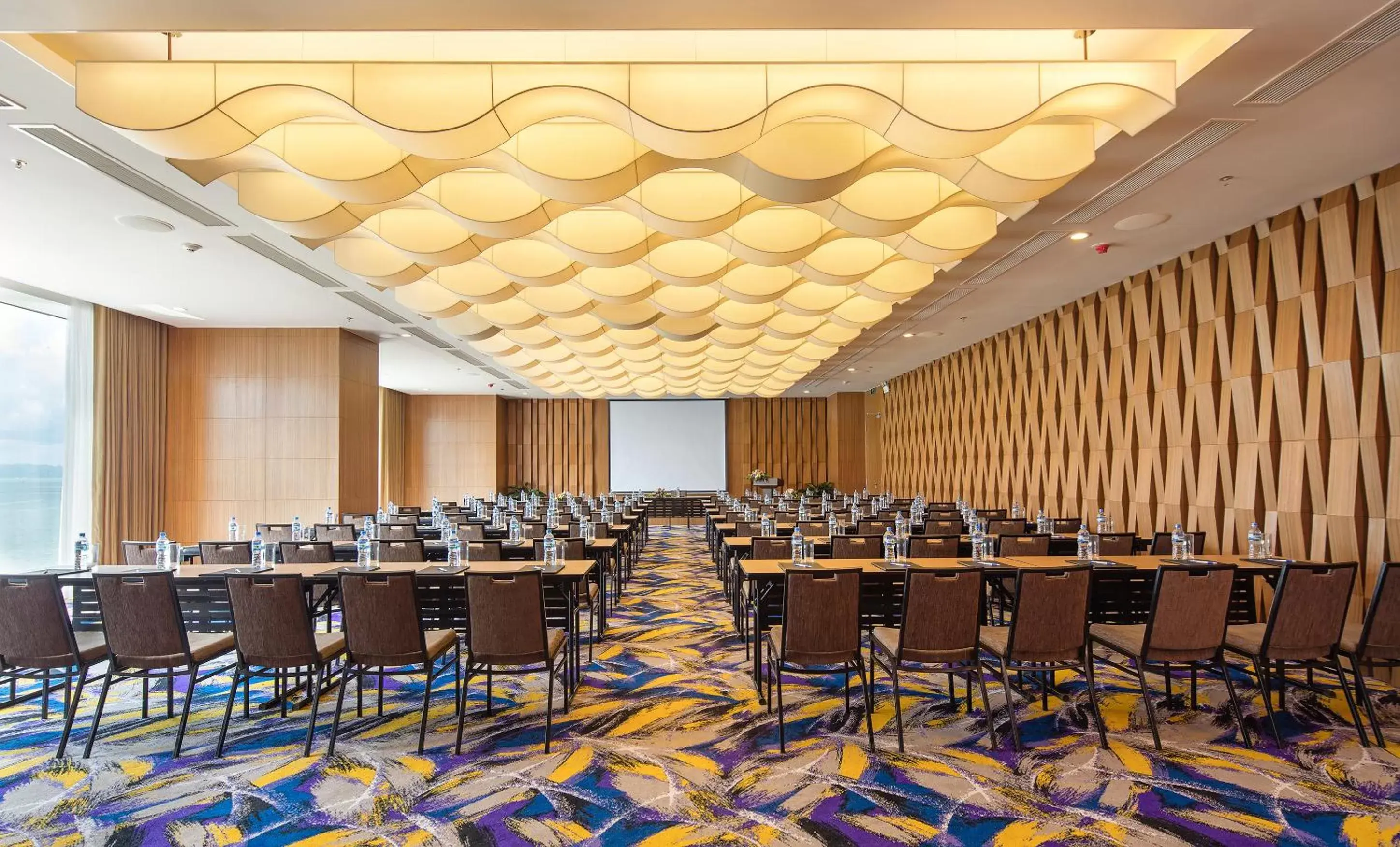 Banquet/Function facilities, Business Area/Conference Room in Wyndham Legend Halong