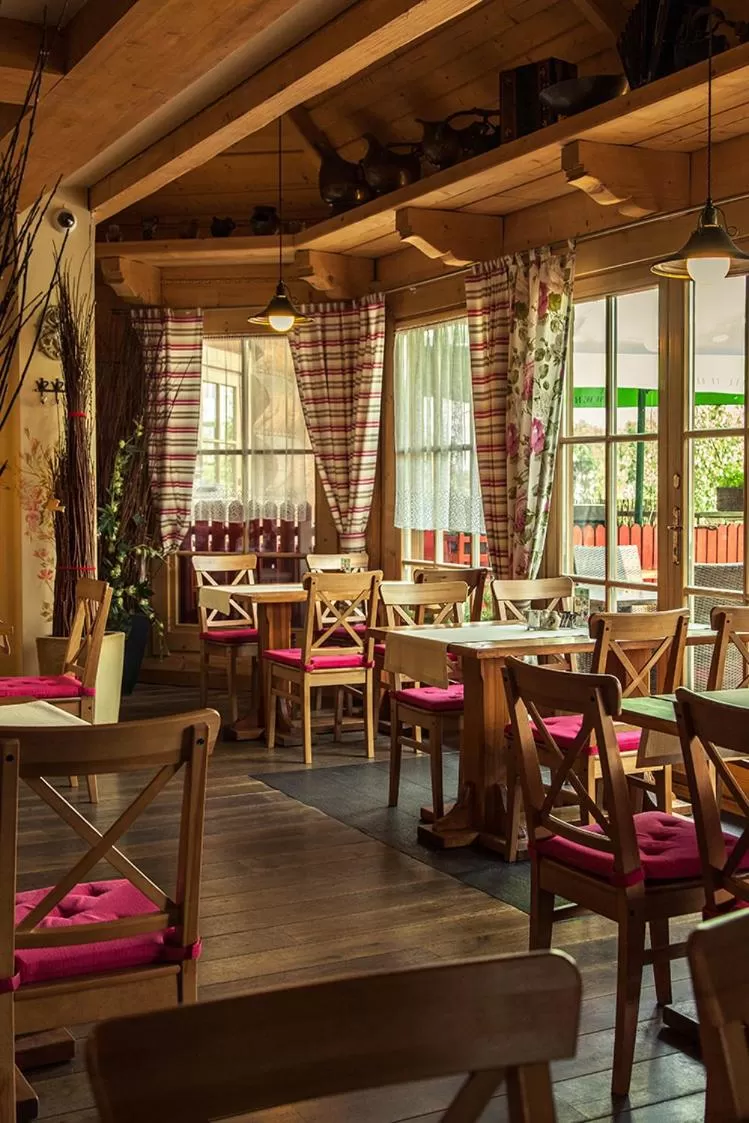 Restaurant/places to eat in Chochołowy Dwór