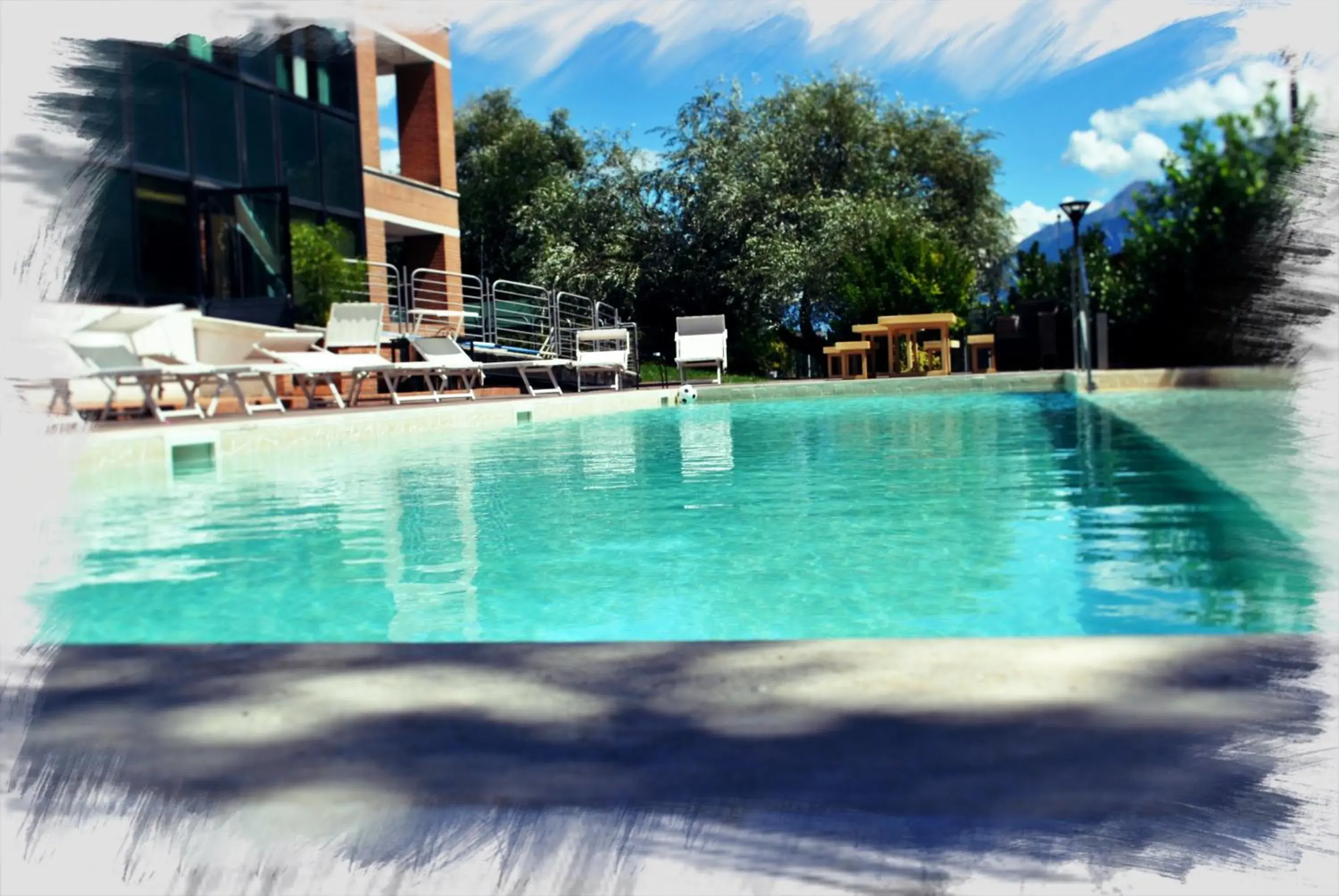 Swimming pool in Hostellerie Du Cheval Blanc