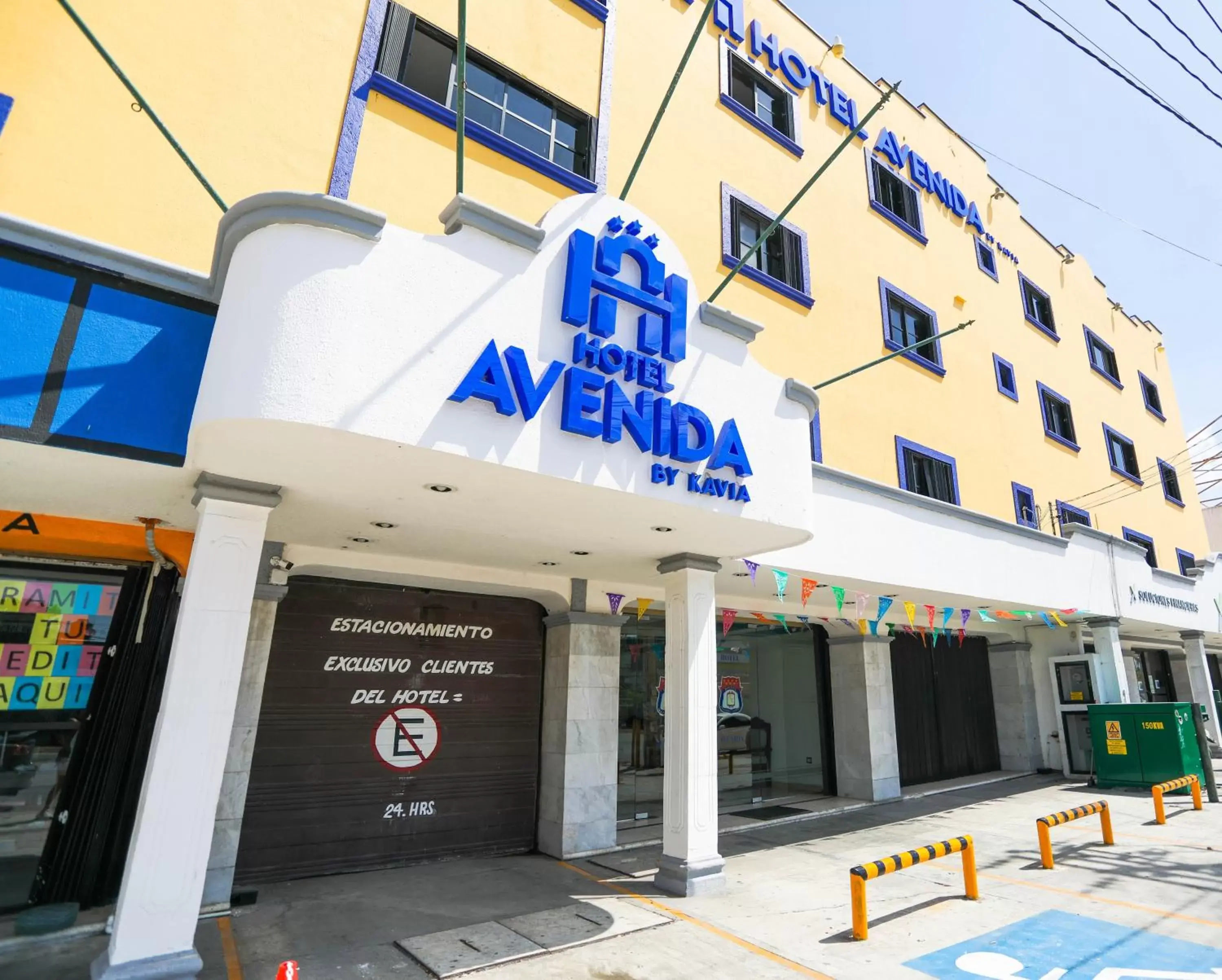 Facade/entrance, Property Building in Hotel Avenida Cancun