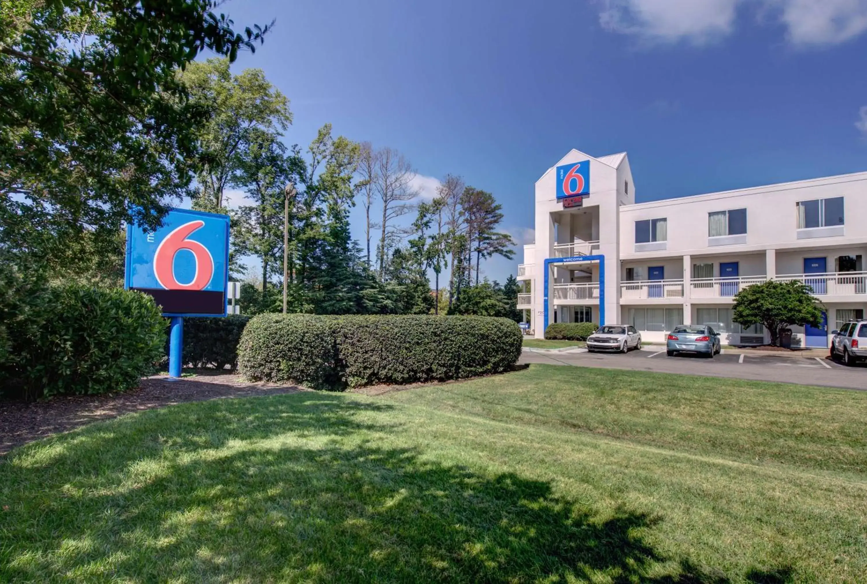 Property Building in Motel 6 Virginia Beach