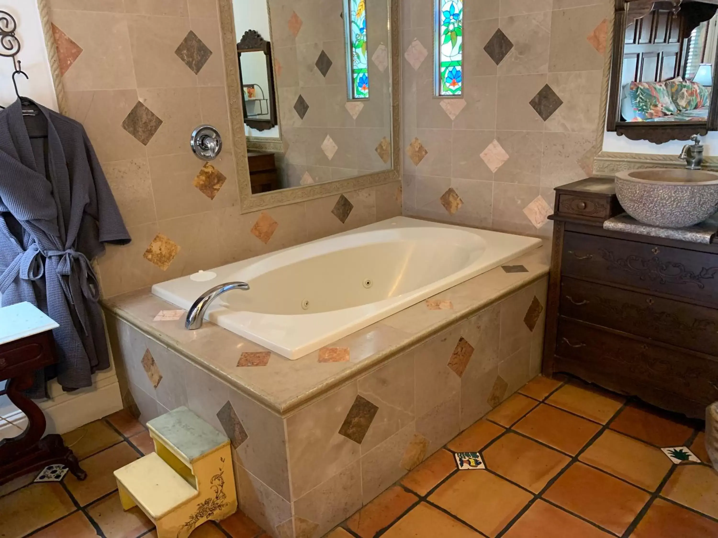 Hot Tub, Bathroom in Chantico Inn