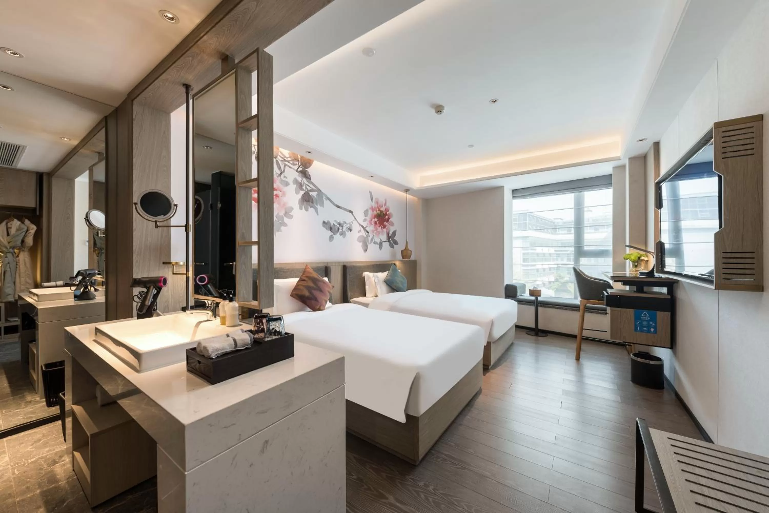 Photo of the whole room, Bed in Paco Hotel Canton Tower Pazhou
