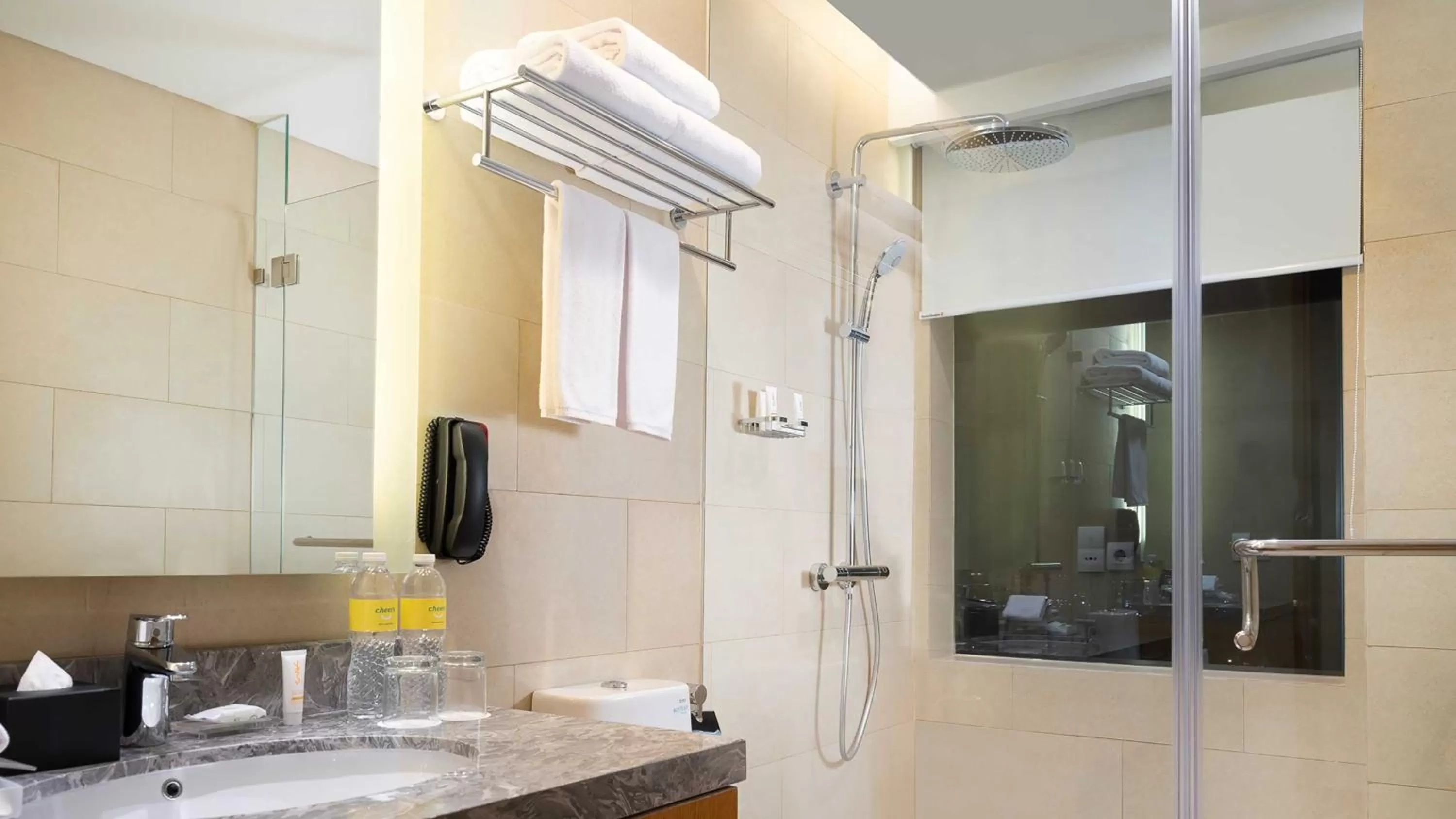 Bedroom in Holiday Inn & Suites Jakarta Gajah Mada by IHG