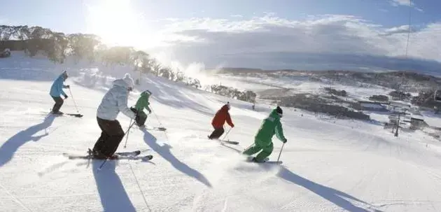 Winter, Skiing in Kookaburra Lodge