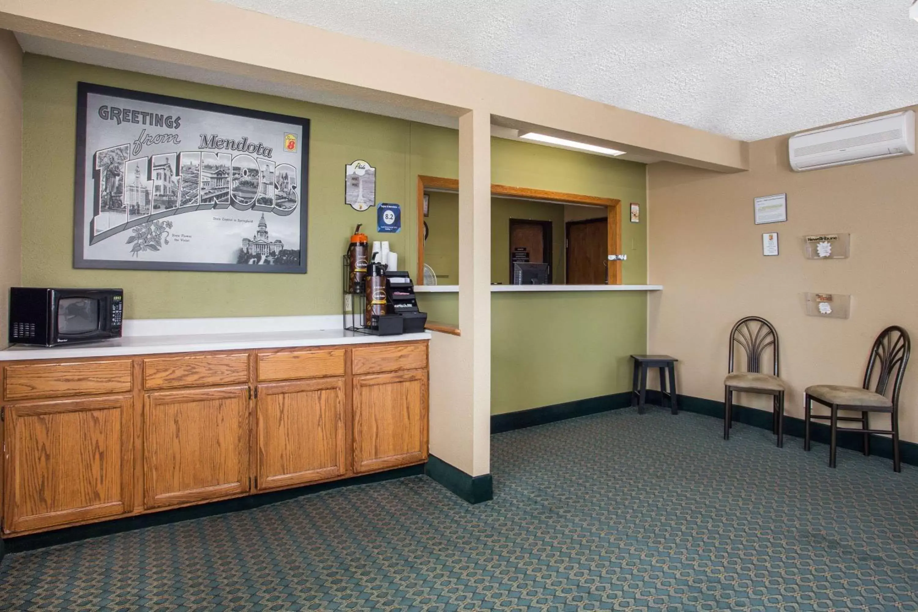 Lobby or reception, Lobby/Reception in Super 8 by Wyndham Mendota