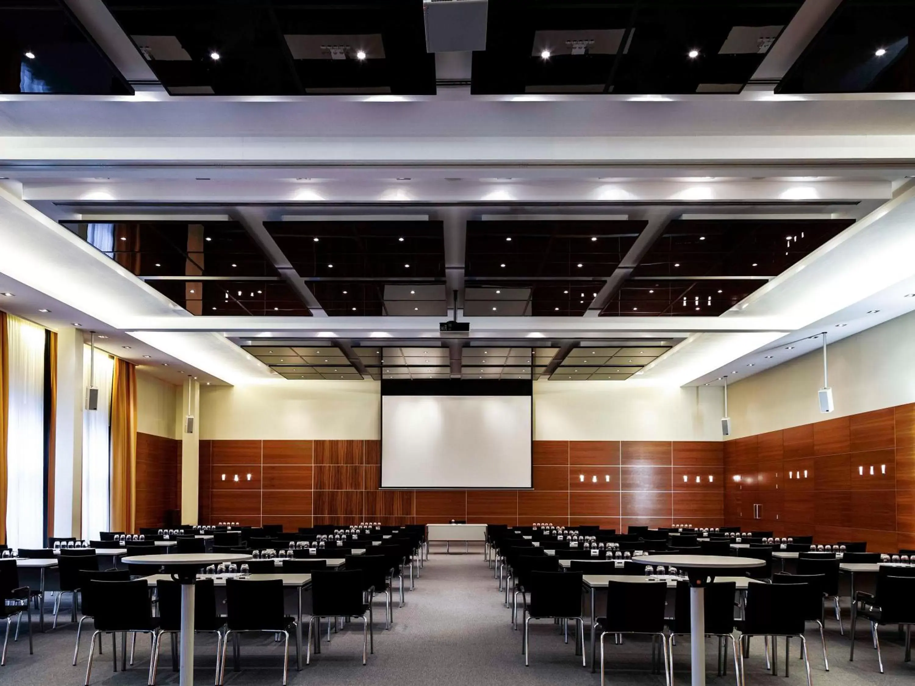 Meeting/conference room in Pullman Eindhoven Cocagne