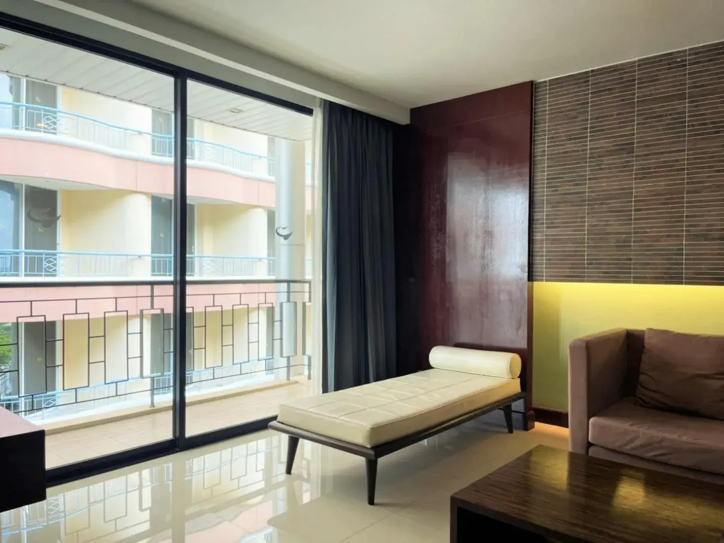 Living room, Seating Area in Long Beach Garden Hotel & Pavilions