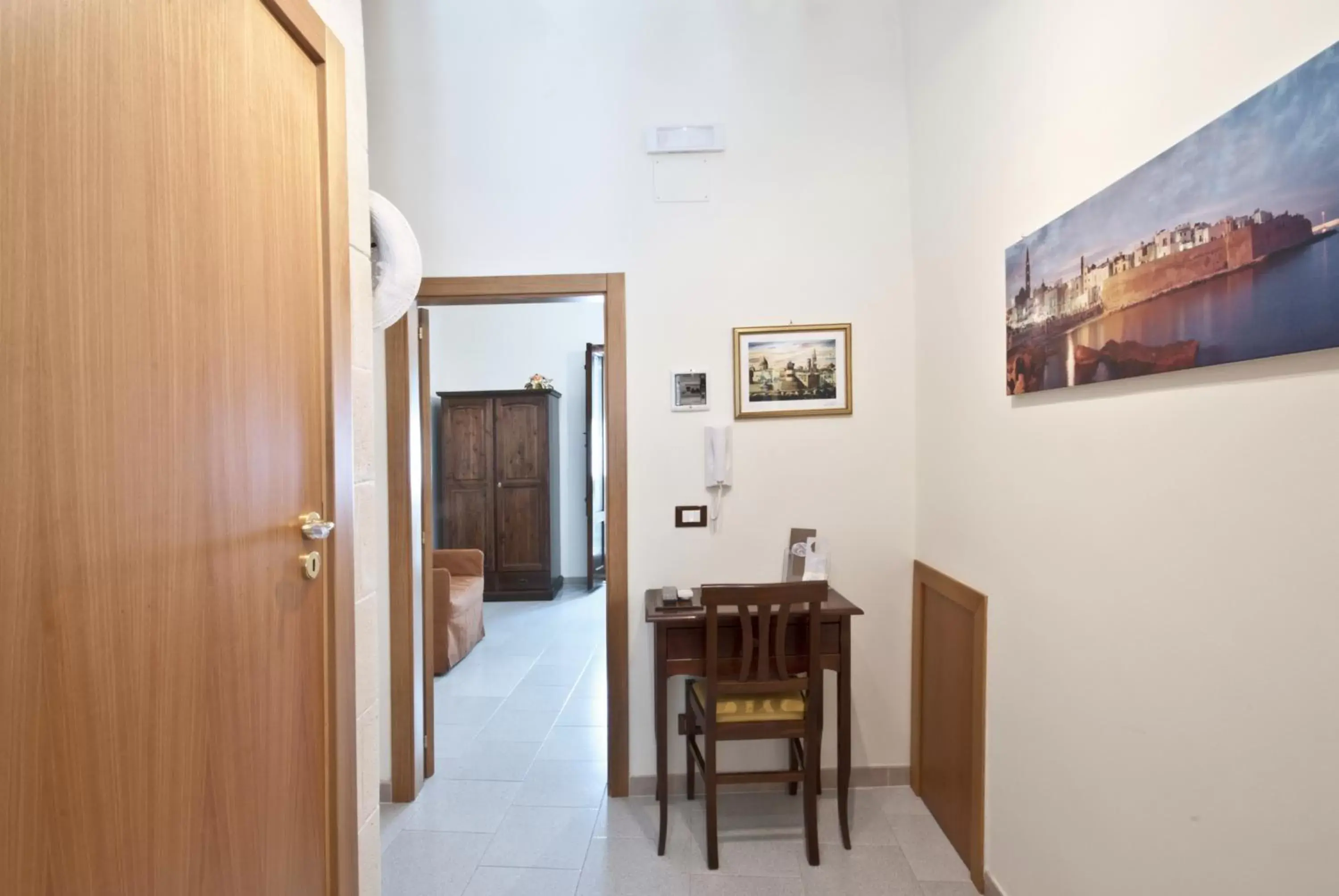 Photo of the whole room, Dining Area in B&B Casa Cimino - Monopoli - Puglia