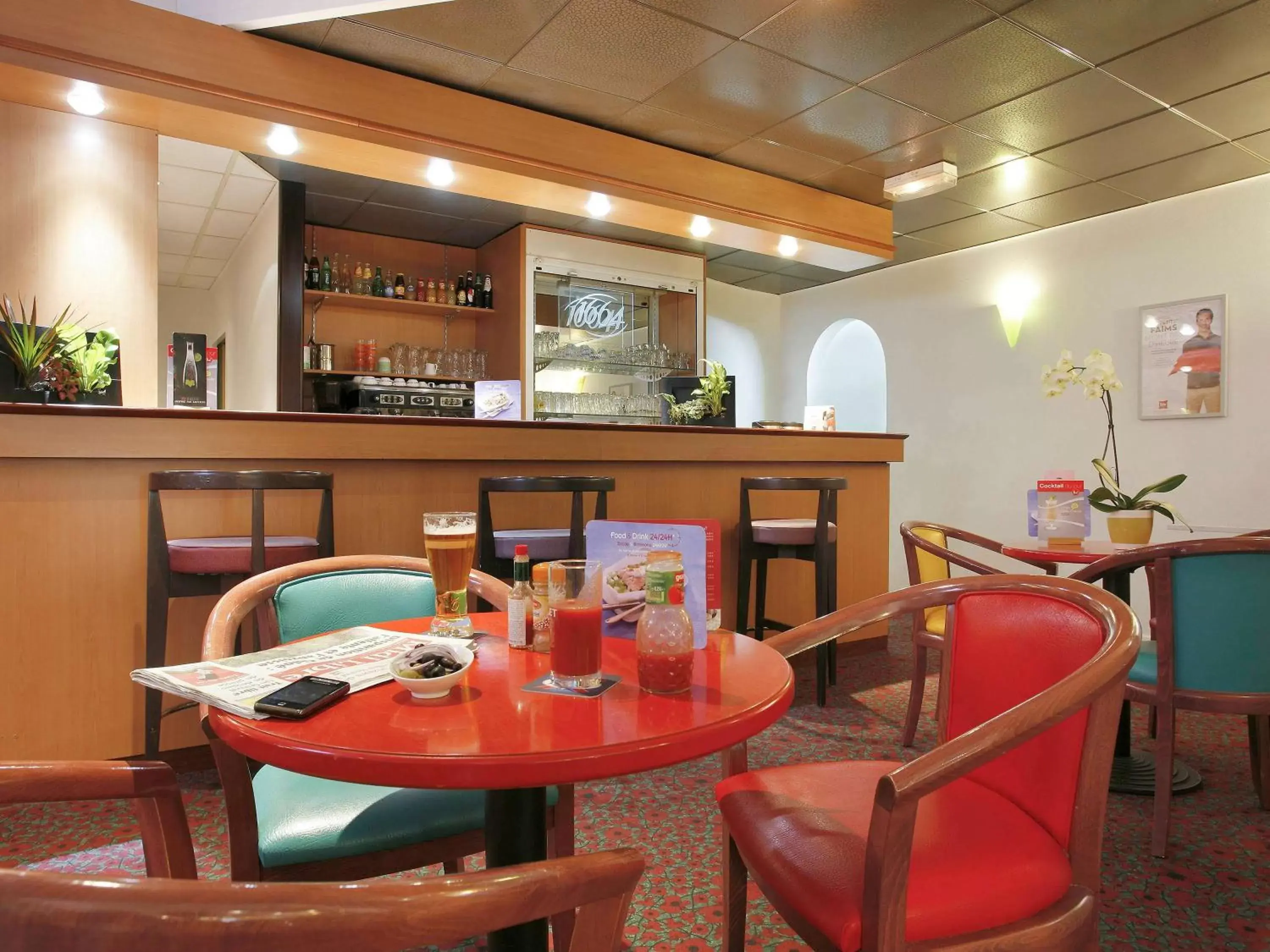 Lounge or bar, Lounge/Bar in ibis Beziers Est Mediterranee A9/A75