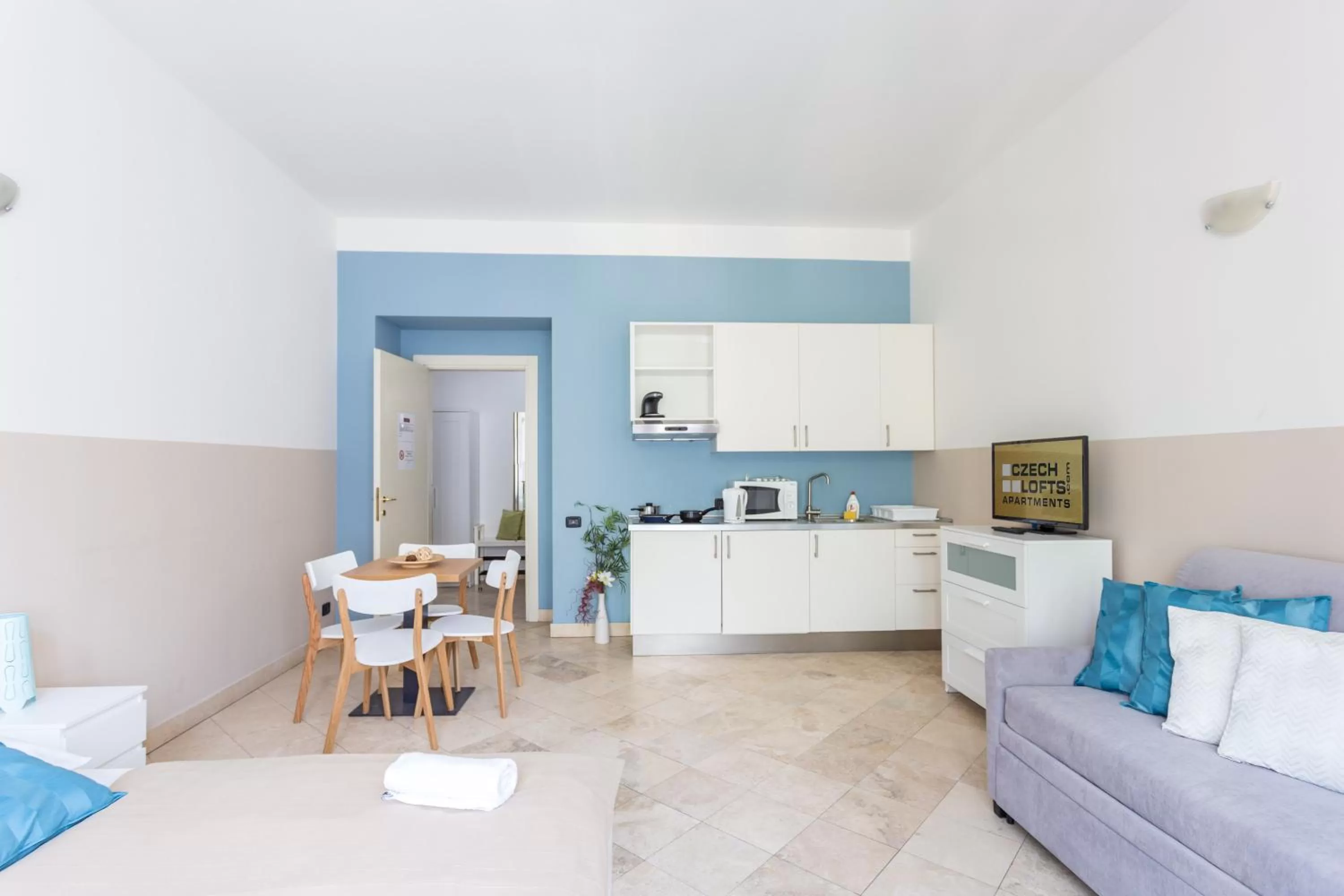 Coffee/tea facilities, Kitchen/Kitchenette in Legerova 33 Apartments