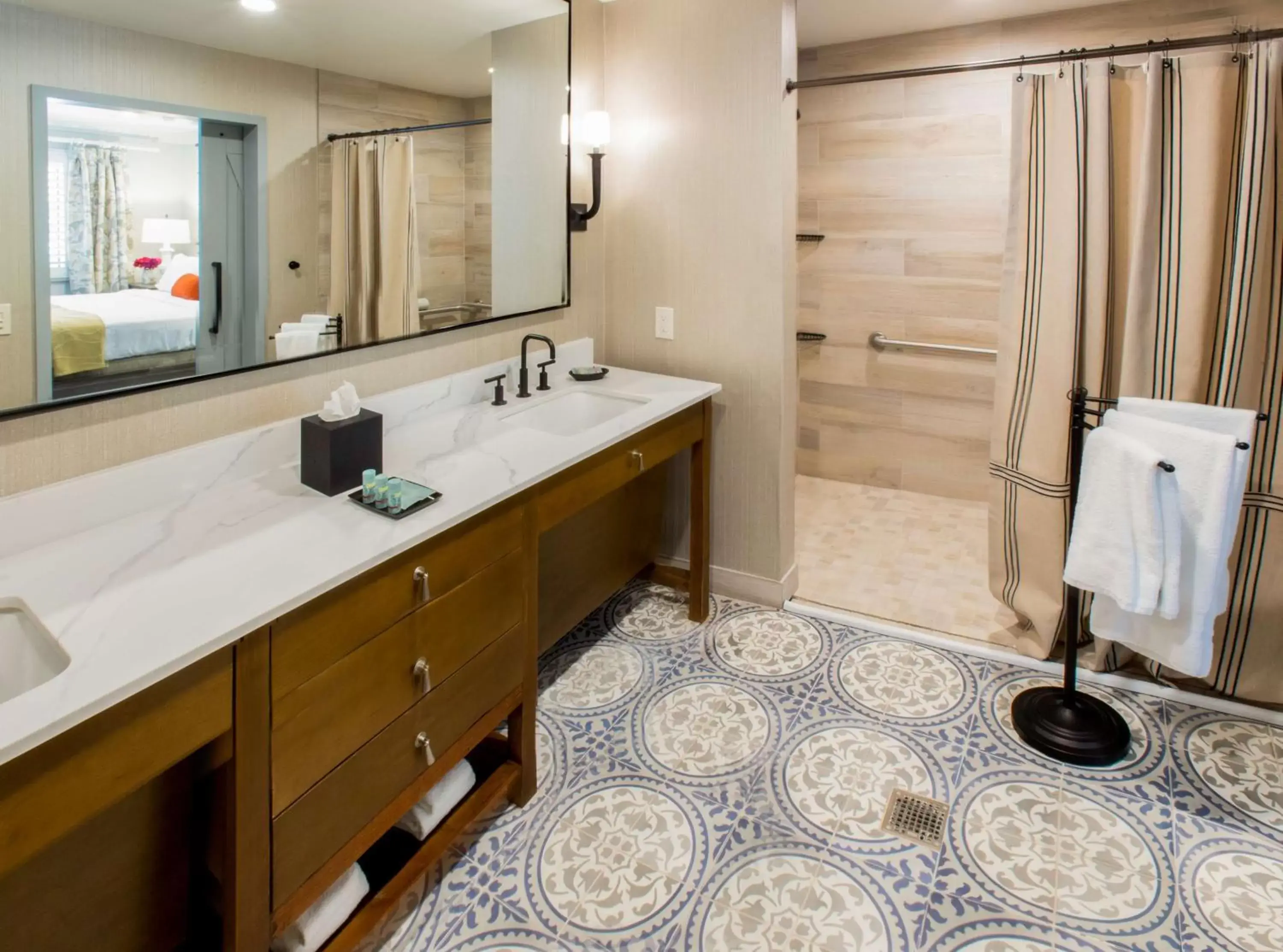 Bathroom in Best Western Dry Creek Inn