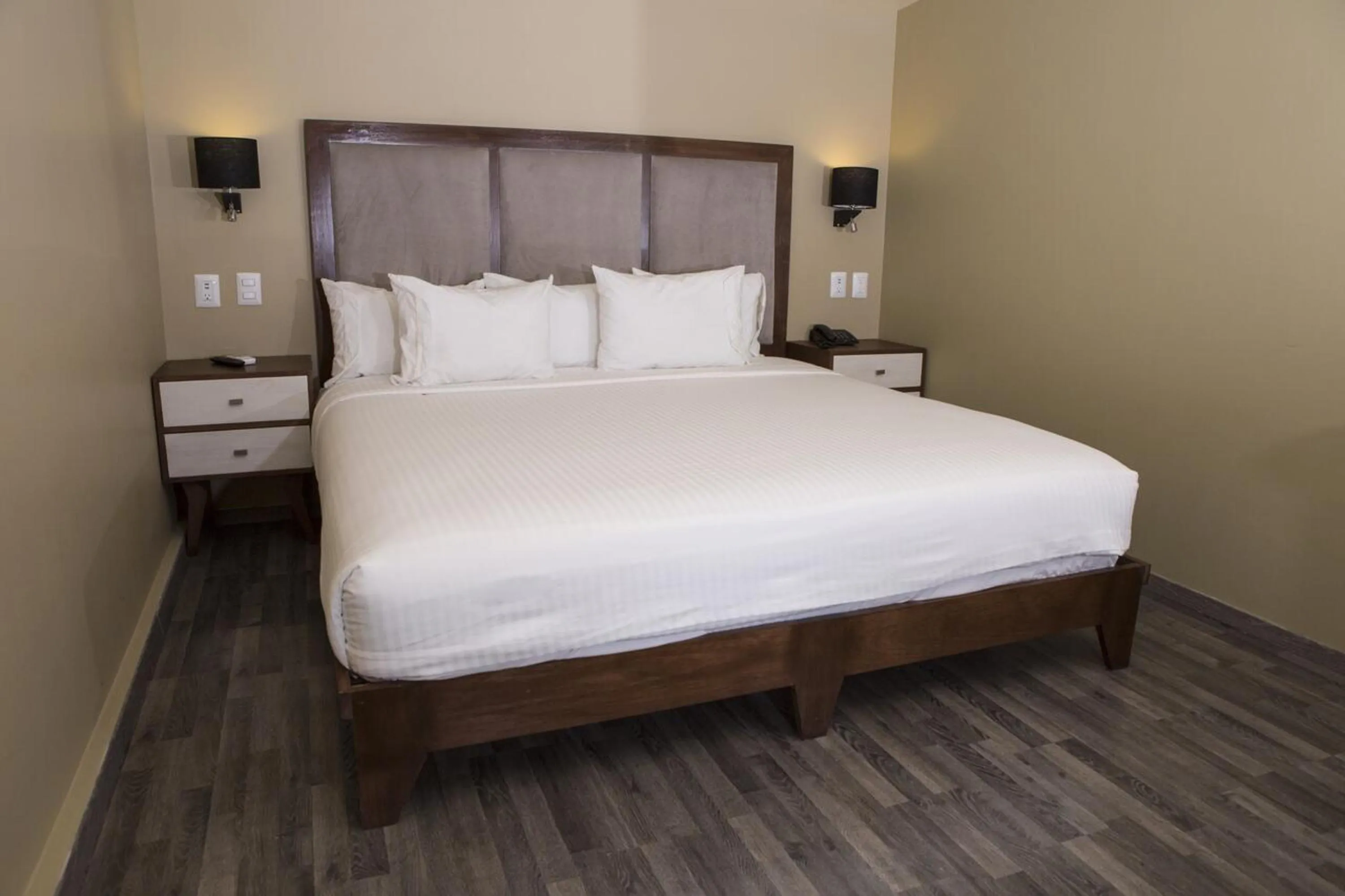 Bed in Suites Lerma 205