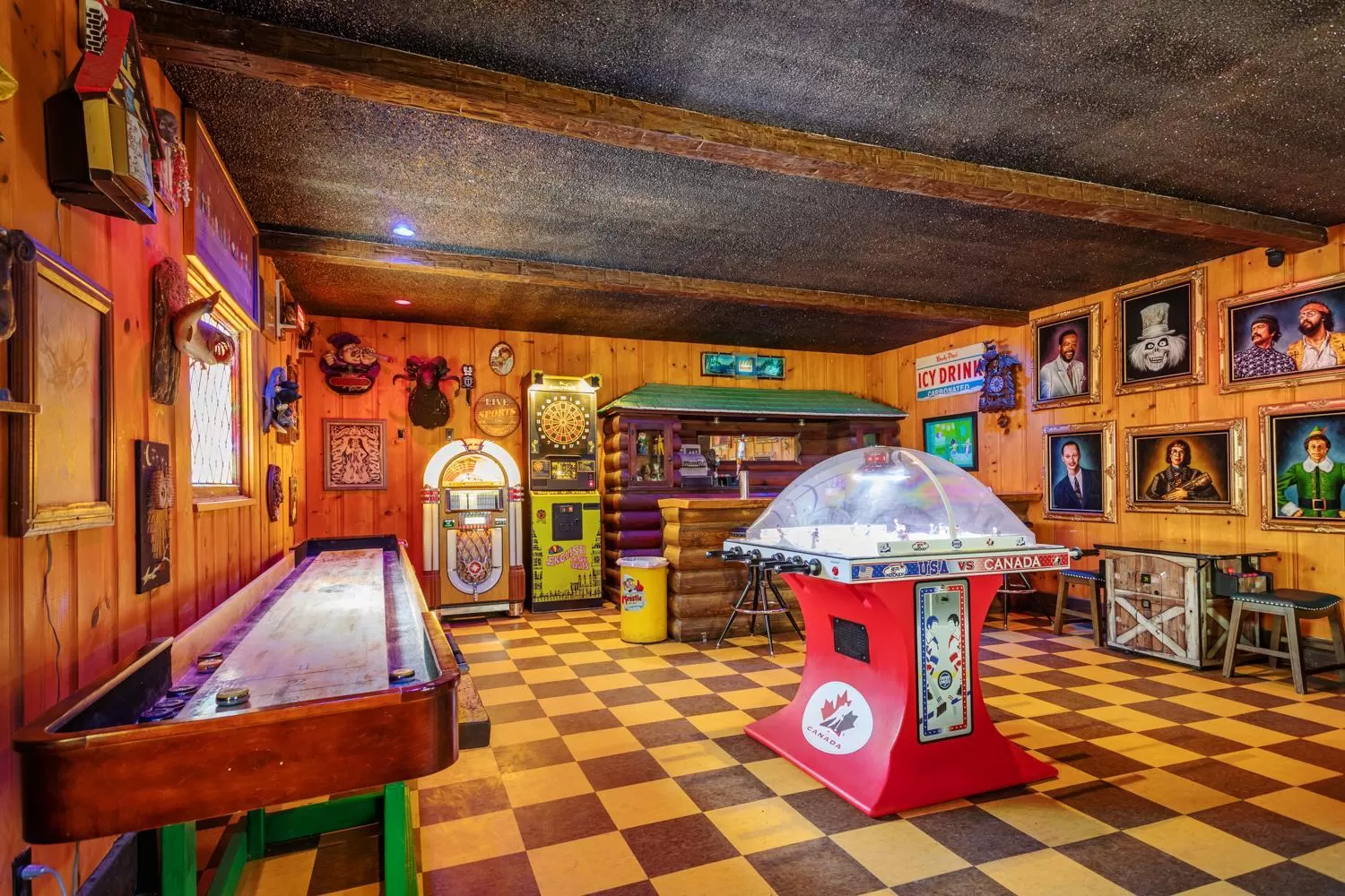 Kid's Club in Hicksville Pines Chalets & Motel