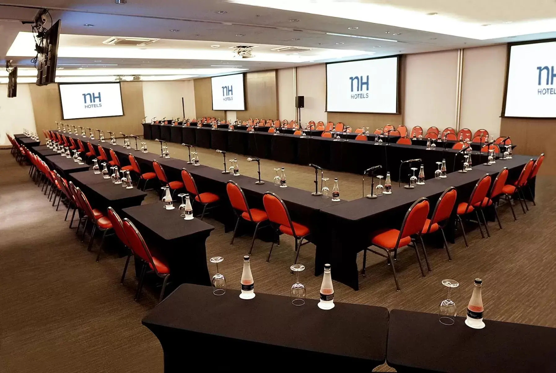 Business facilities in NH Curitiba The Five