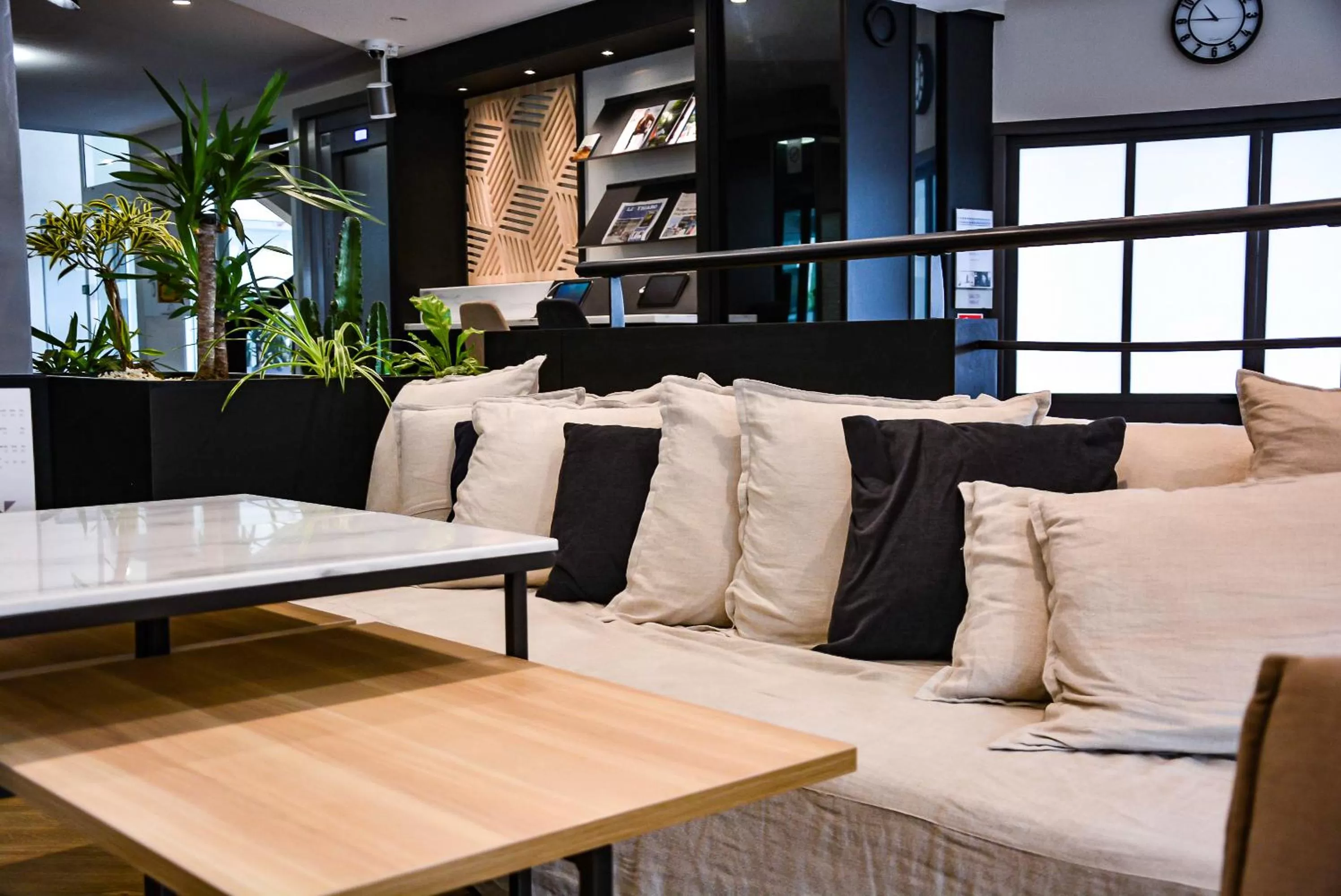 Living room in Mercure Lorient Centre