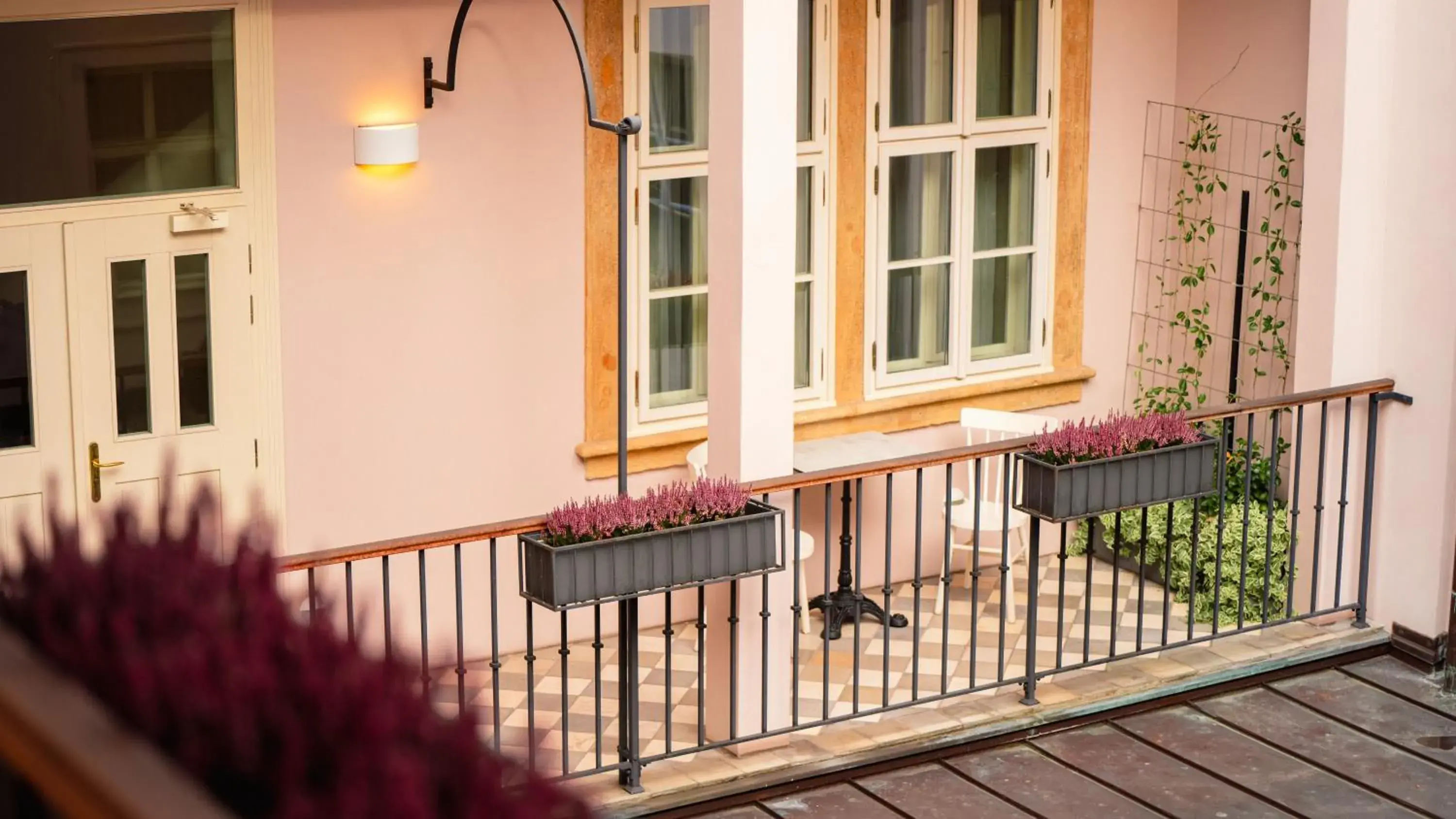 Property building, Balcony/Terrace in Hotel Golden Key Prague Castle
