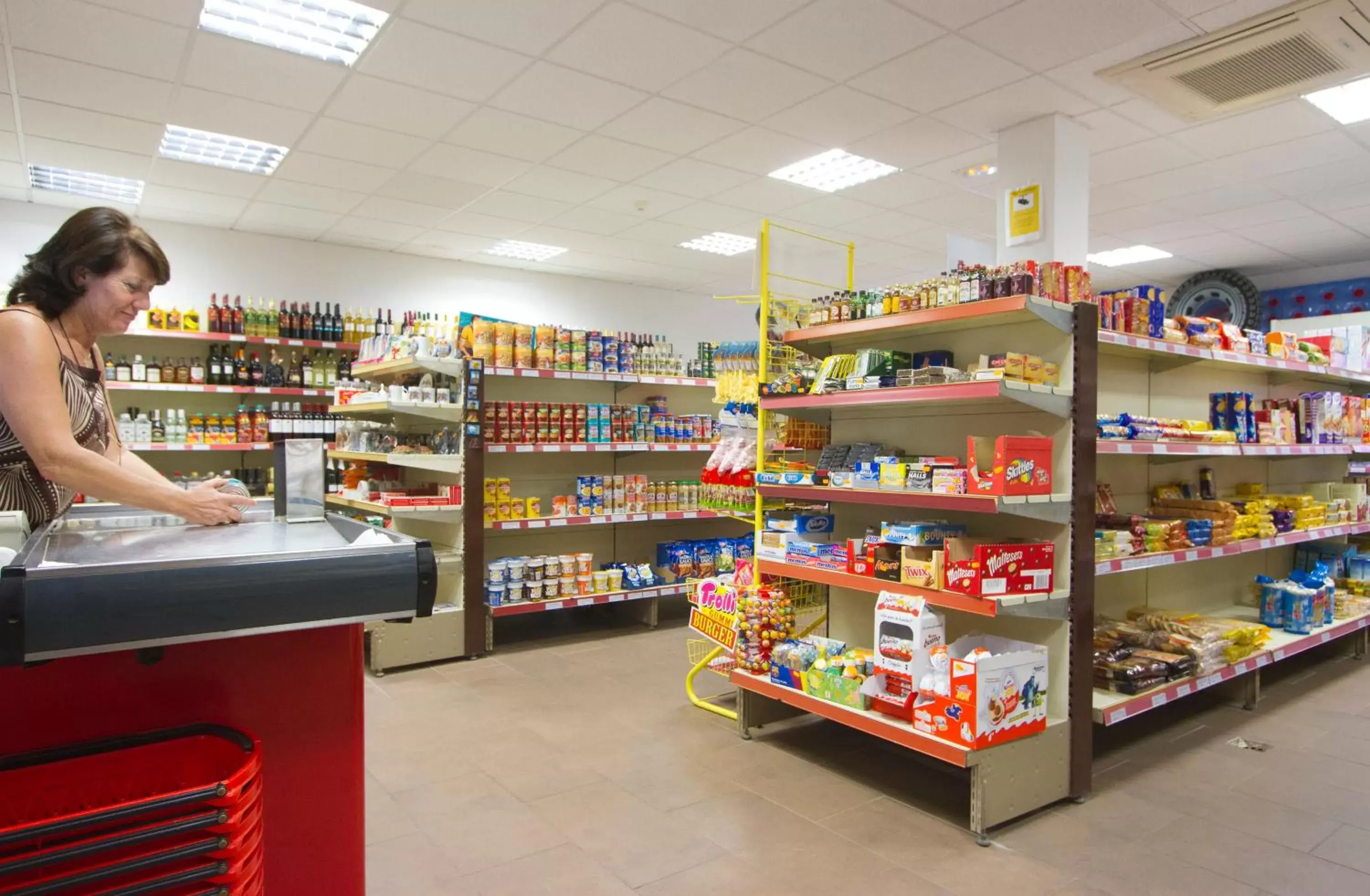 On-site shops, Supermarket/Shops in Nautilus Lanzarote
