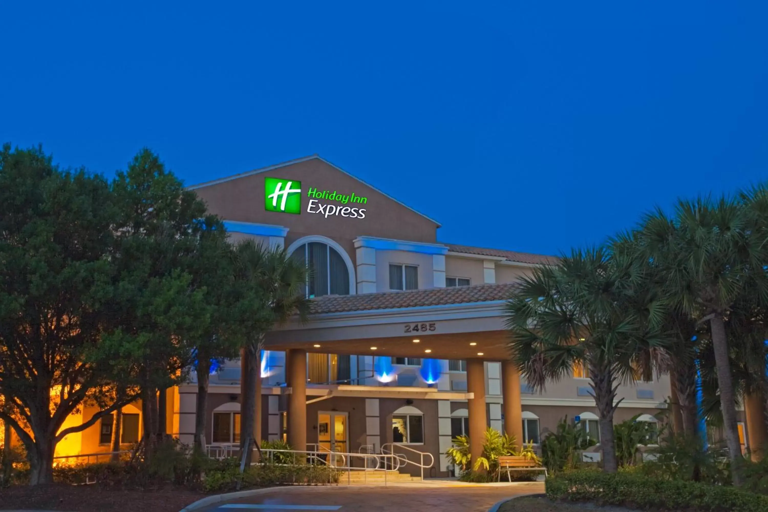 Property Building in Holiday Inn Express West Palm Beach Metrocentre, an IHG Hotel